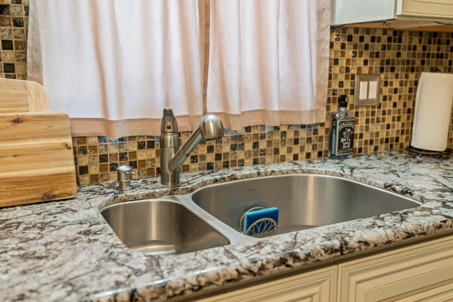 1206 Pauline Ave, Modesto, CA 95358