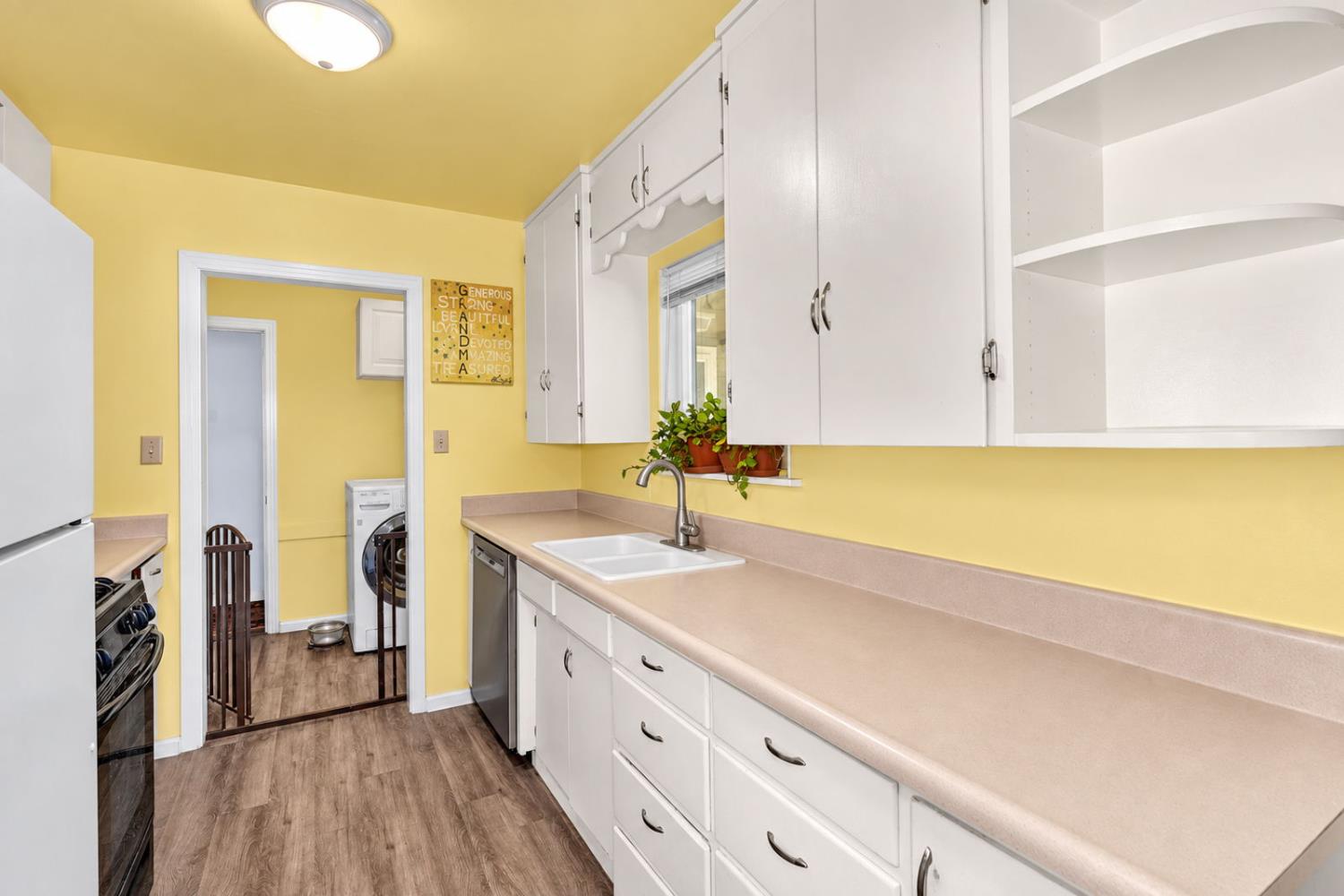521 E Marshall, Turlock, CA 95380