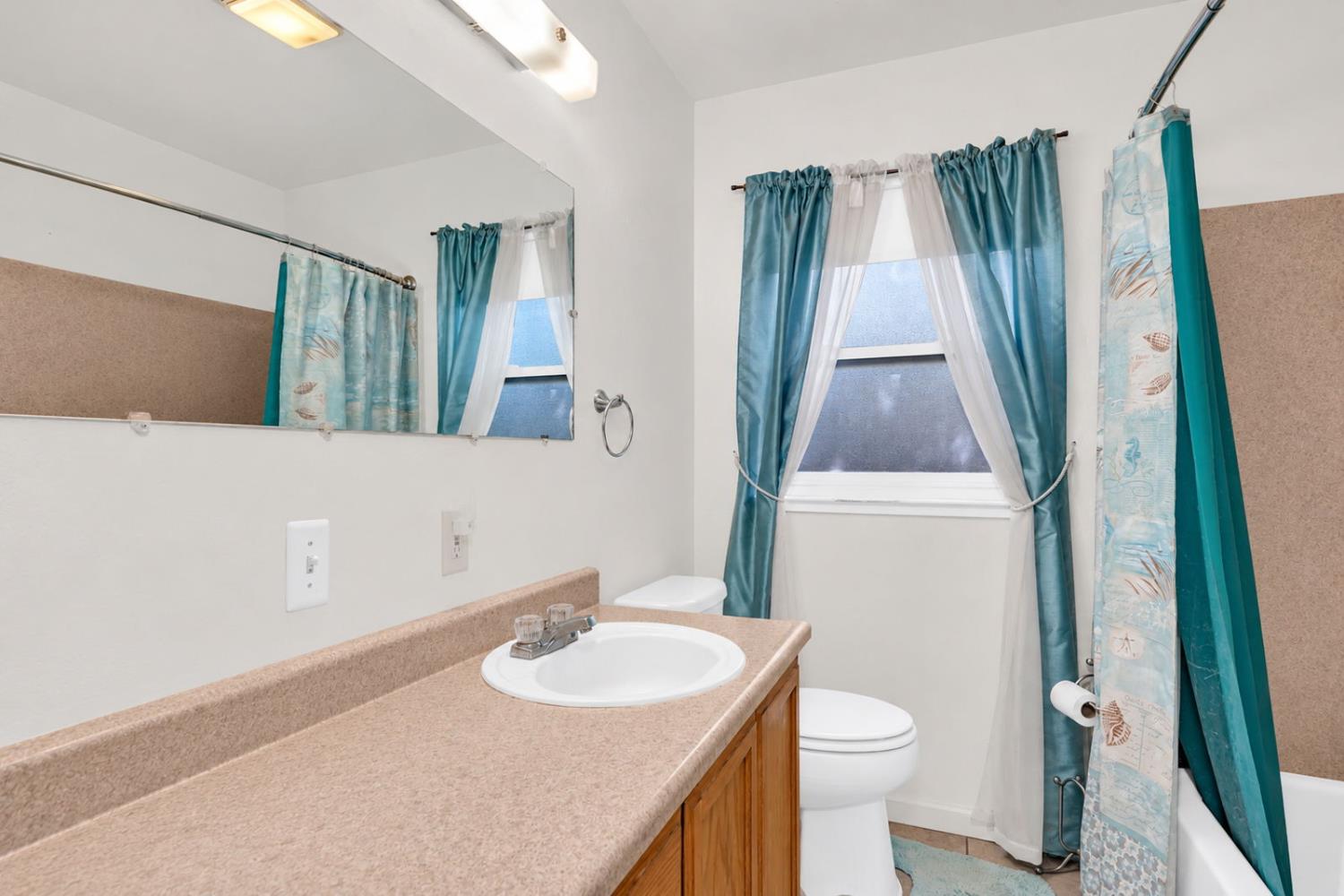 521 E Marshall, Turlock, CA 95380