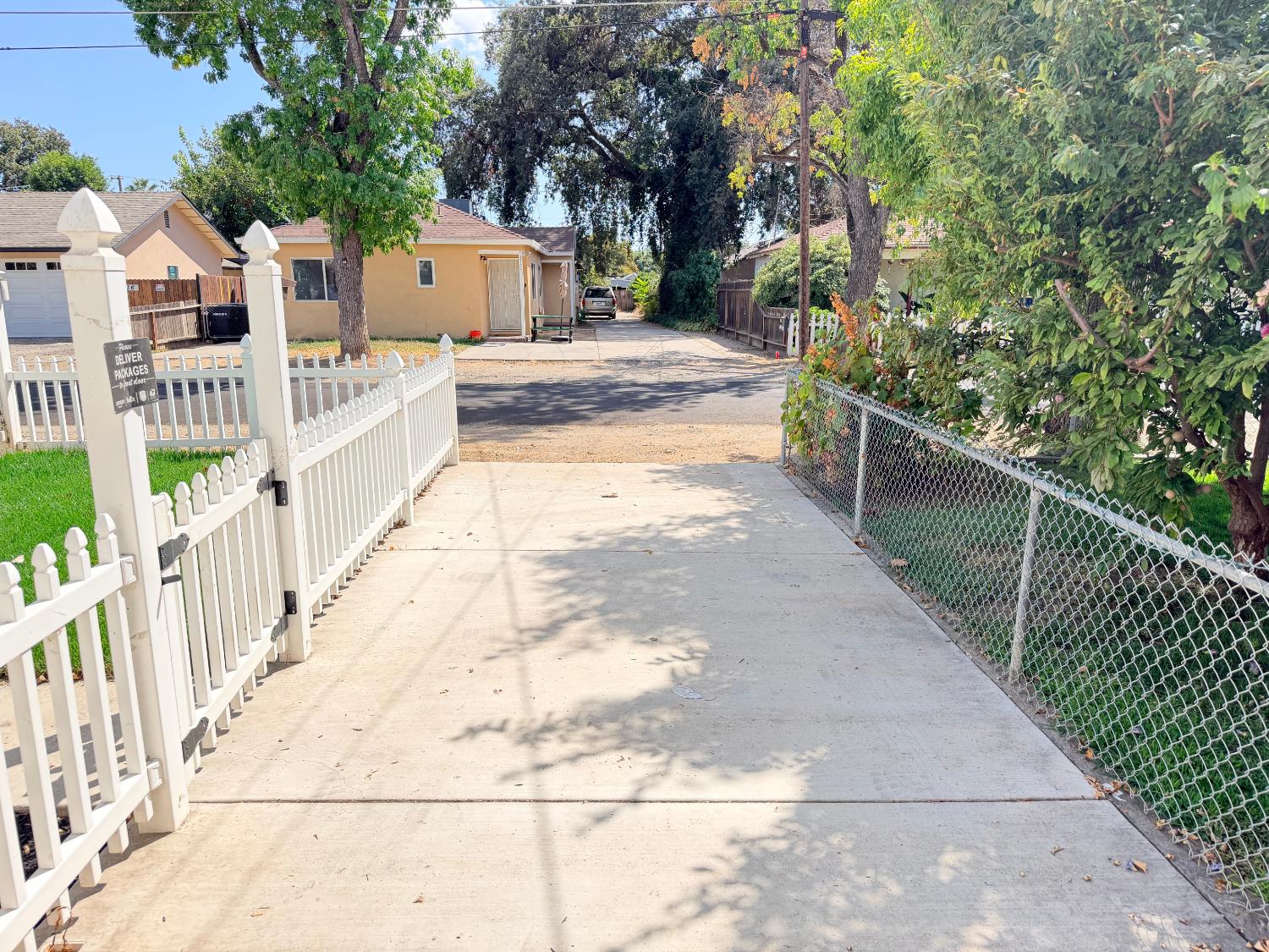113 Walden St, Modesto, CA 95354