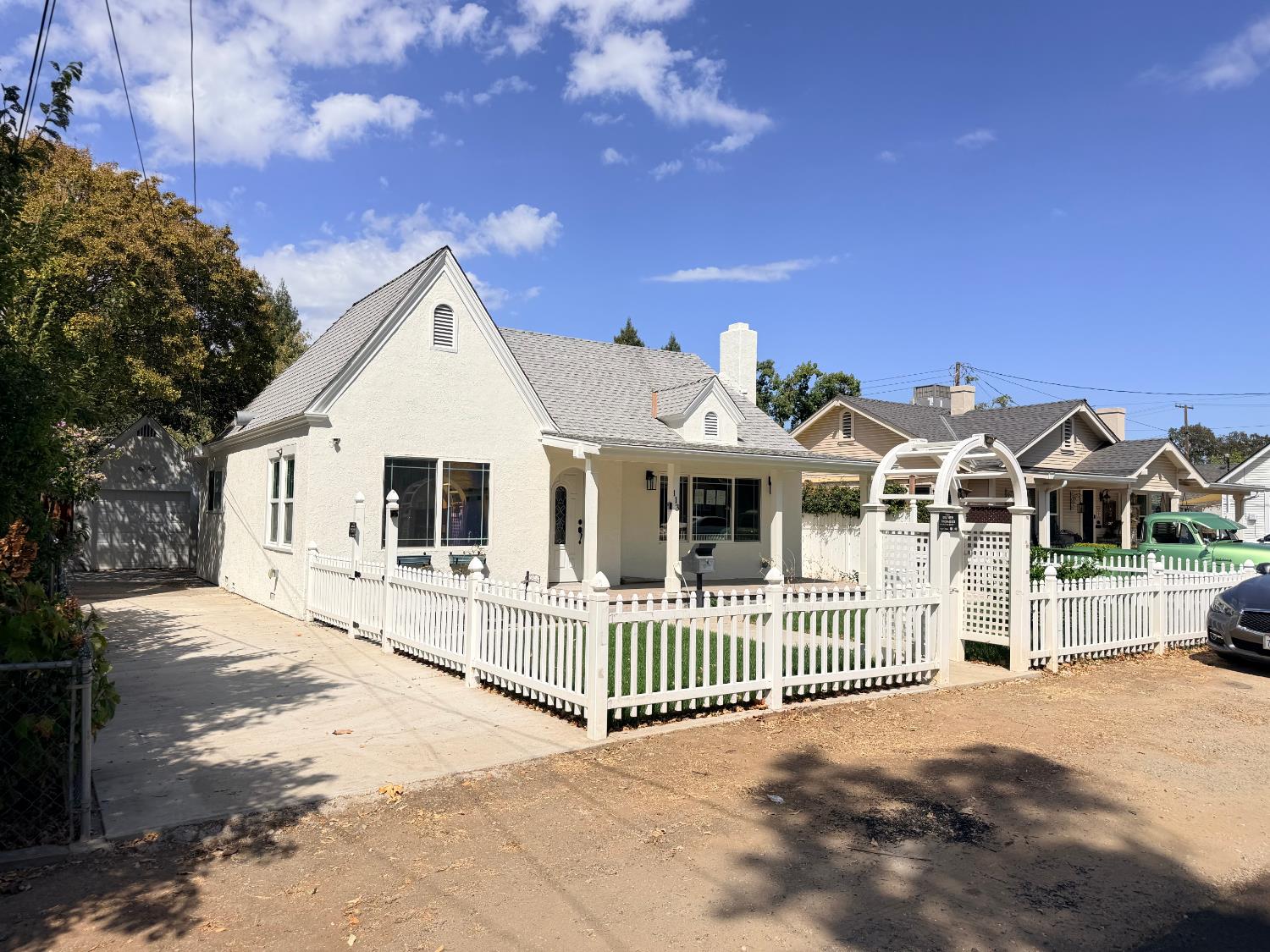 113 Walden St, Modesto, CA 95354