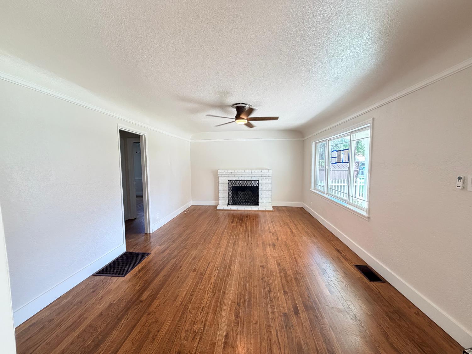 113 Walden St, Modesto, CA 95354