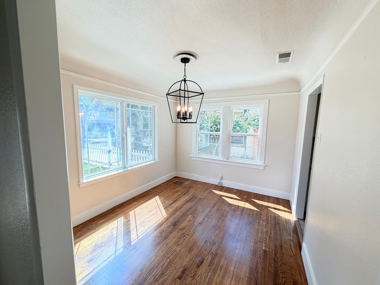113 Walden St, Modesto, CA 95354