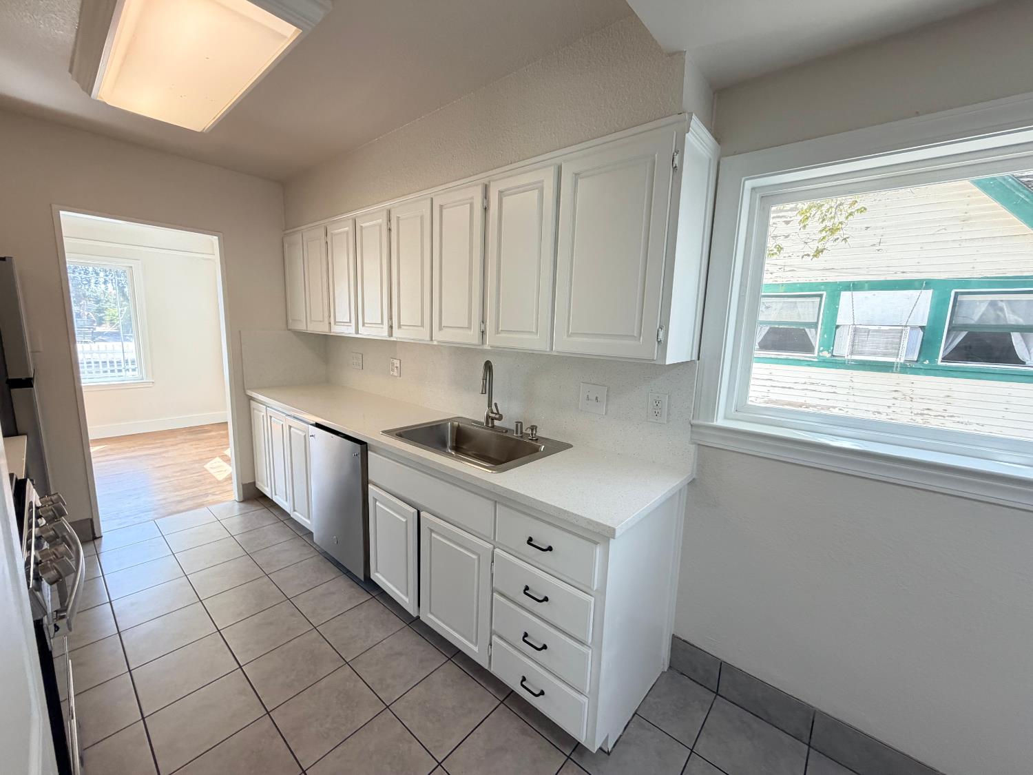 113 Walden St, Modesto, CA 95354