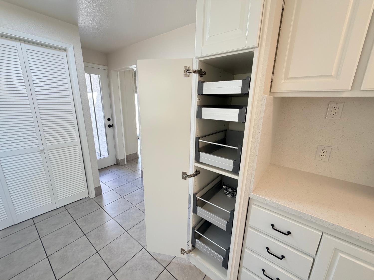 113 Walden St, Modesto, CA 95354