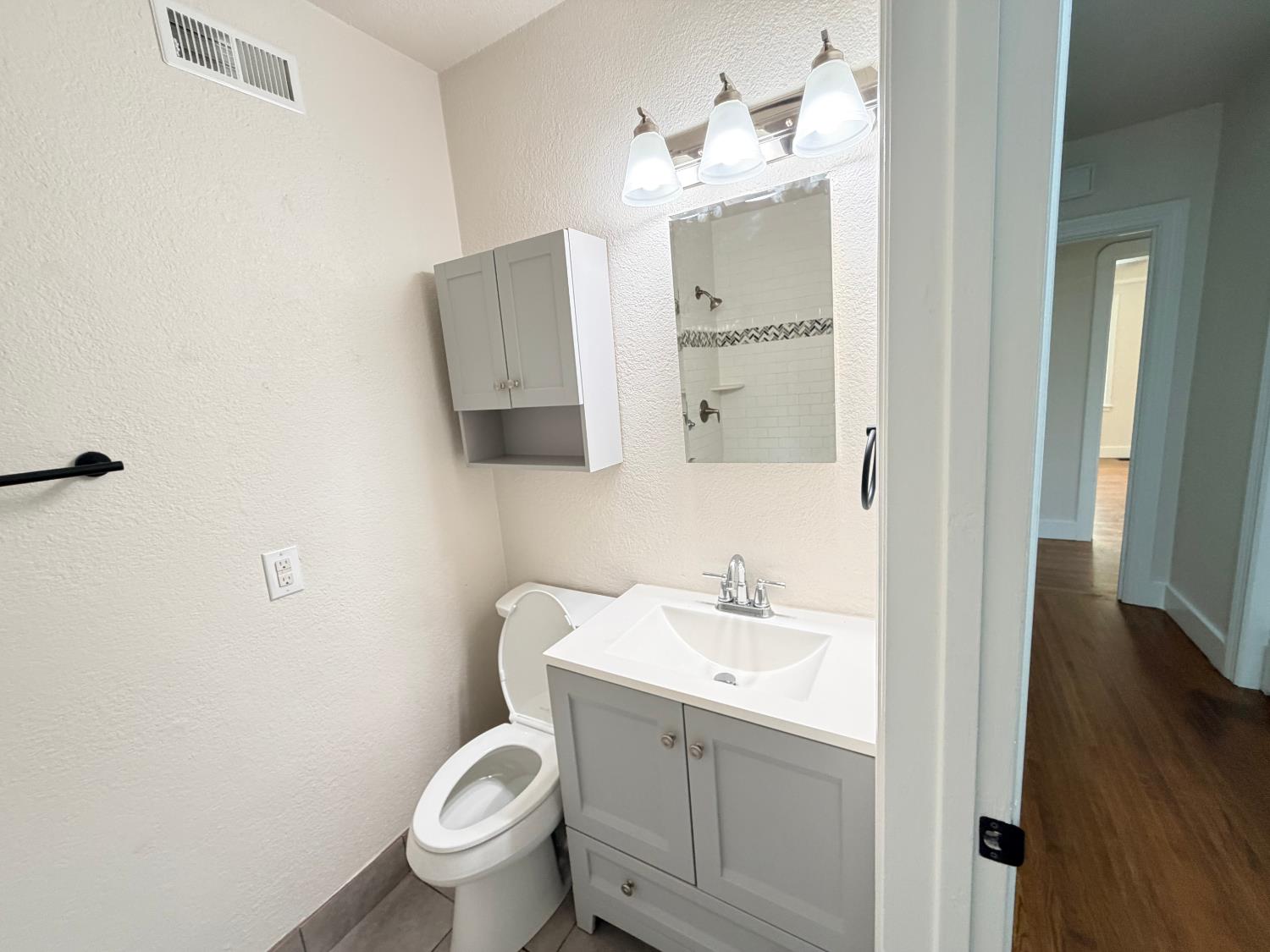 113 Walden St, Modesto, CA 95354