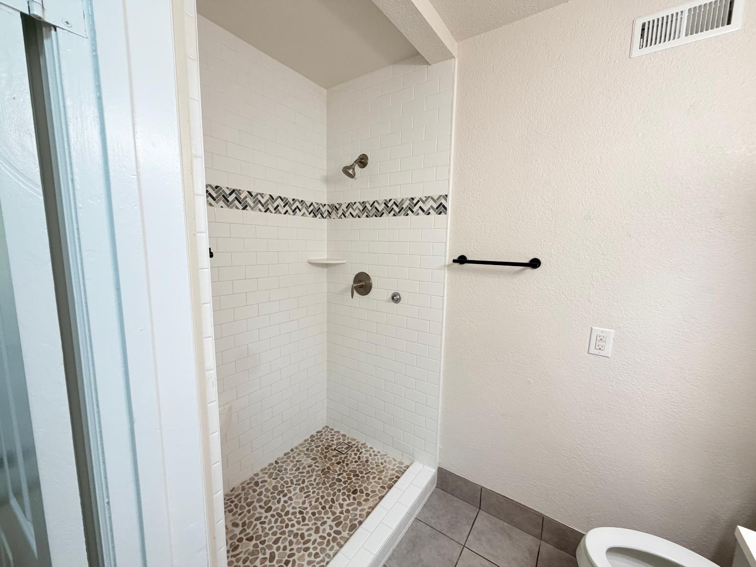 113 Walden St, Modesto, CA 95354