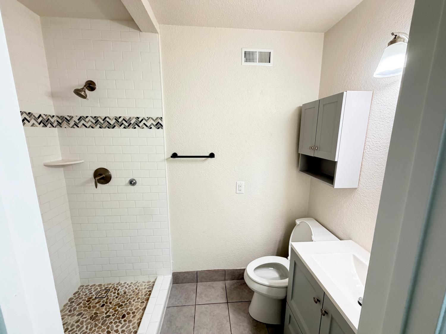 113 Walden St, Modesto, CA 95354