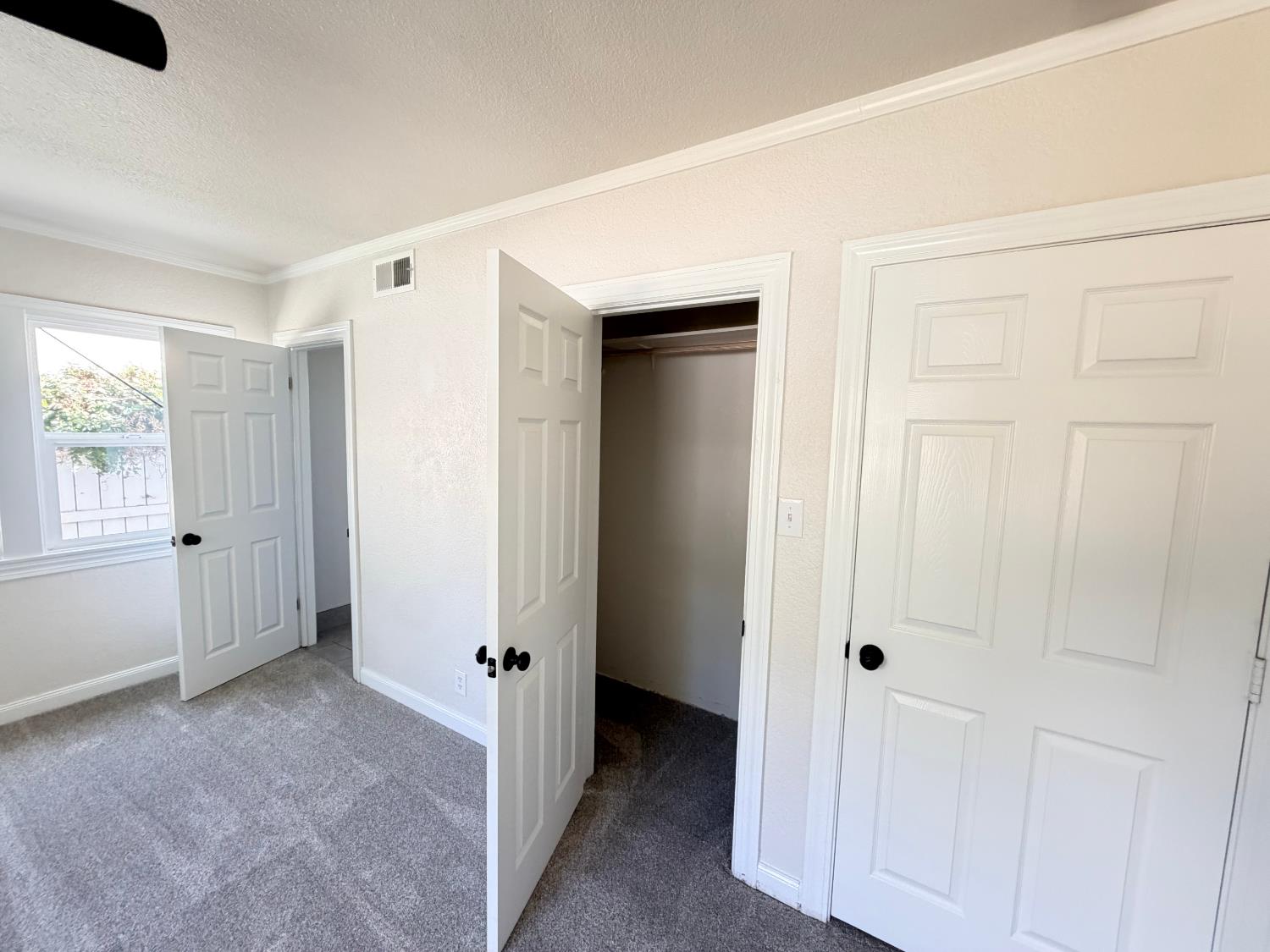 113 Walden St, Modesto, CA 95354