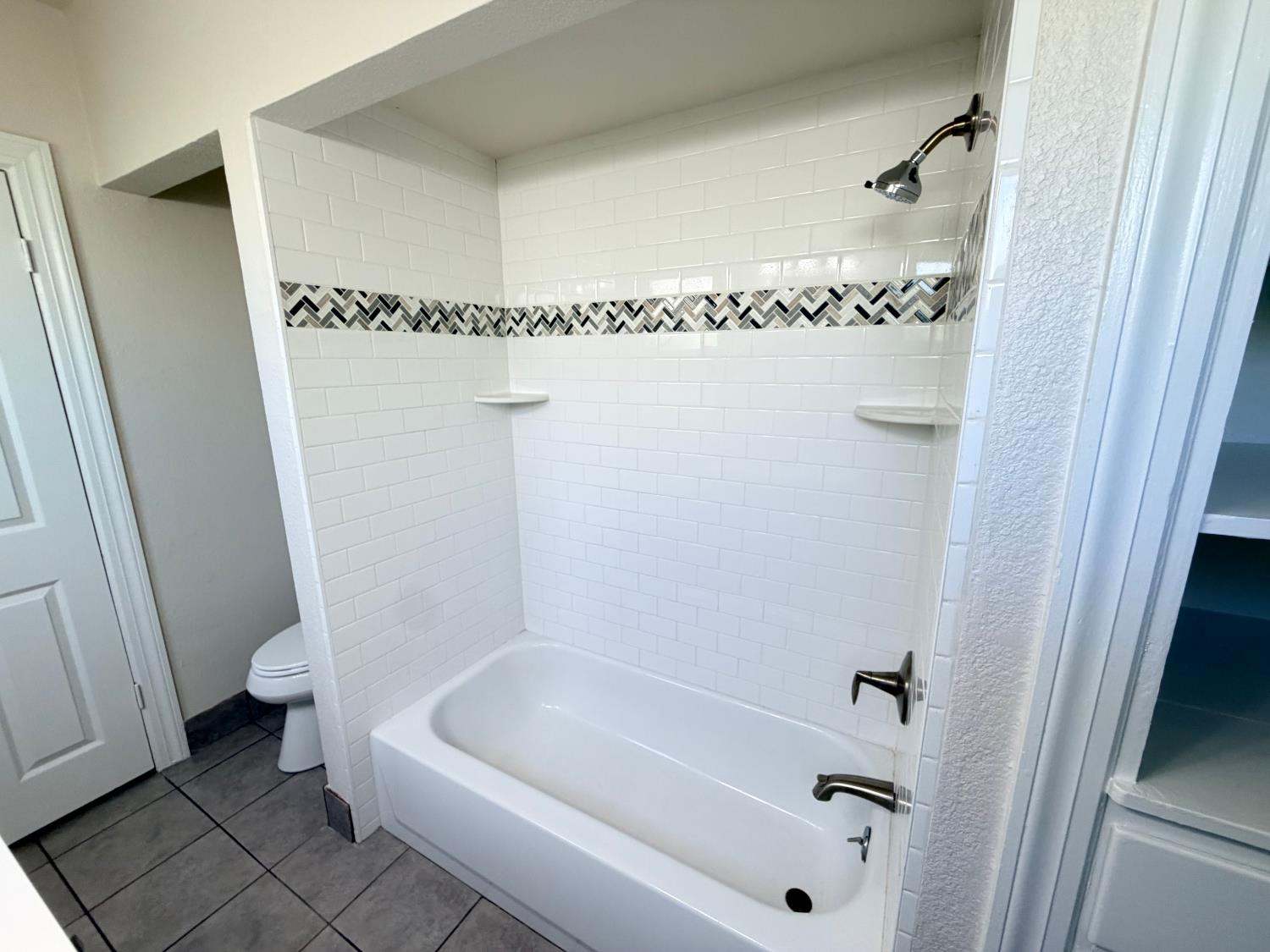113 Walden St, Modesto, CA 95354