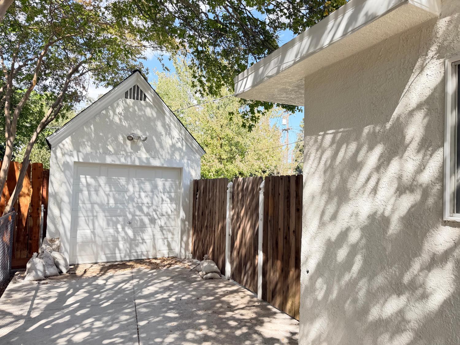 113 Walden St, Modesto, CA 95354