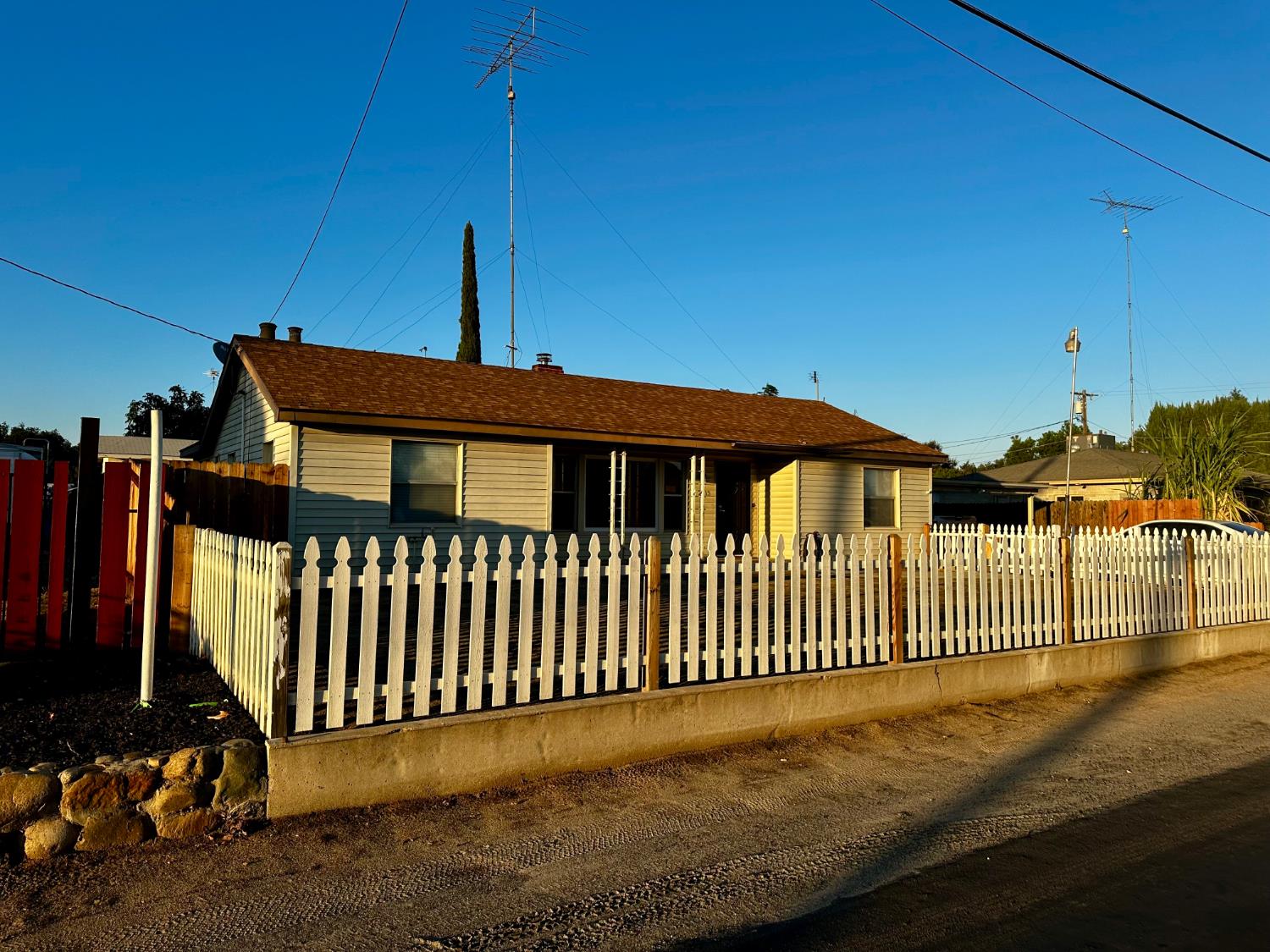 2213 River Rd, Modesto, CA 95351