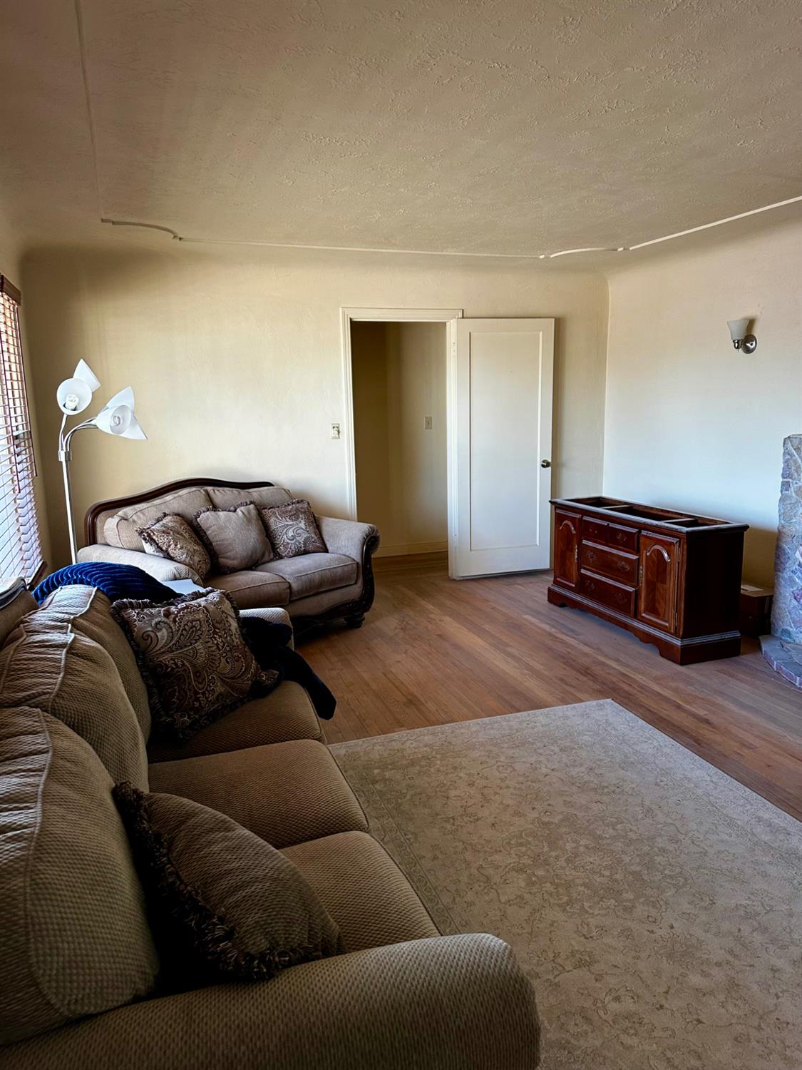 2213 River Rd, Modesto, CA 95351