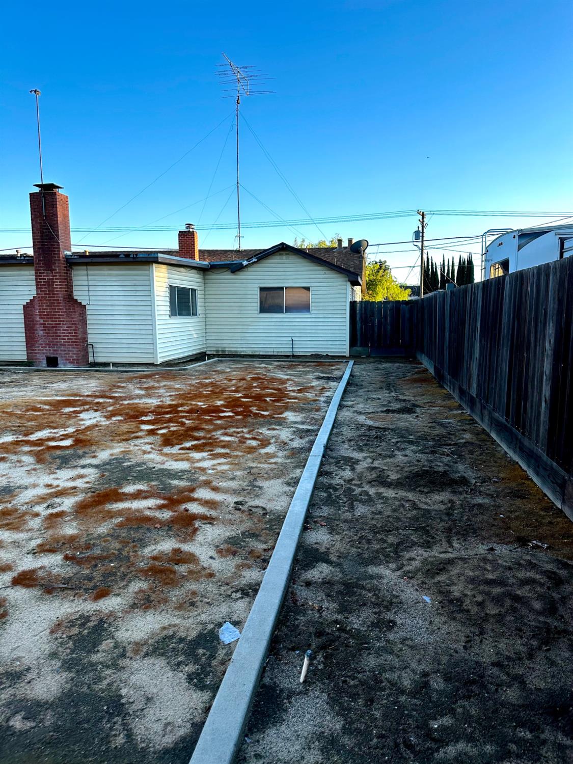 2213 River Rd, Modesto, CA 95351