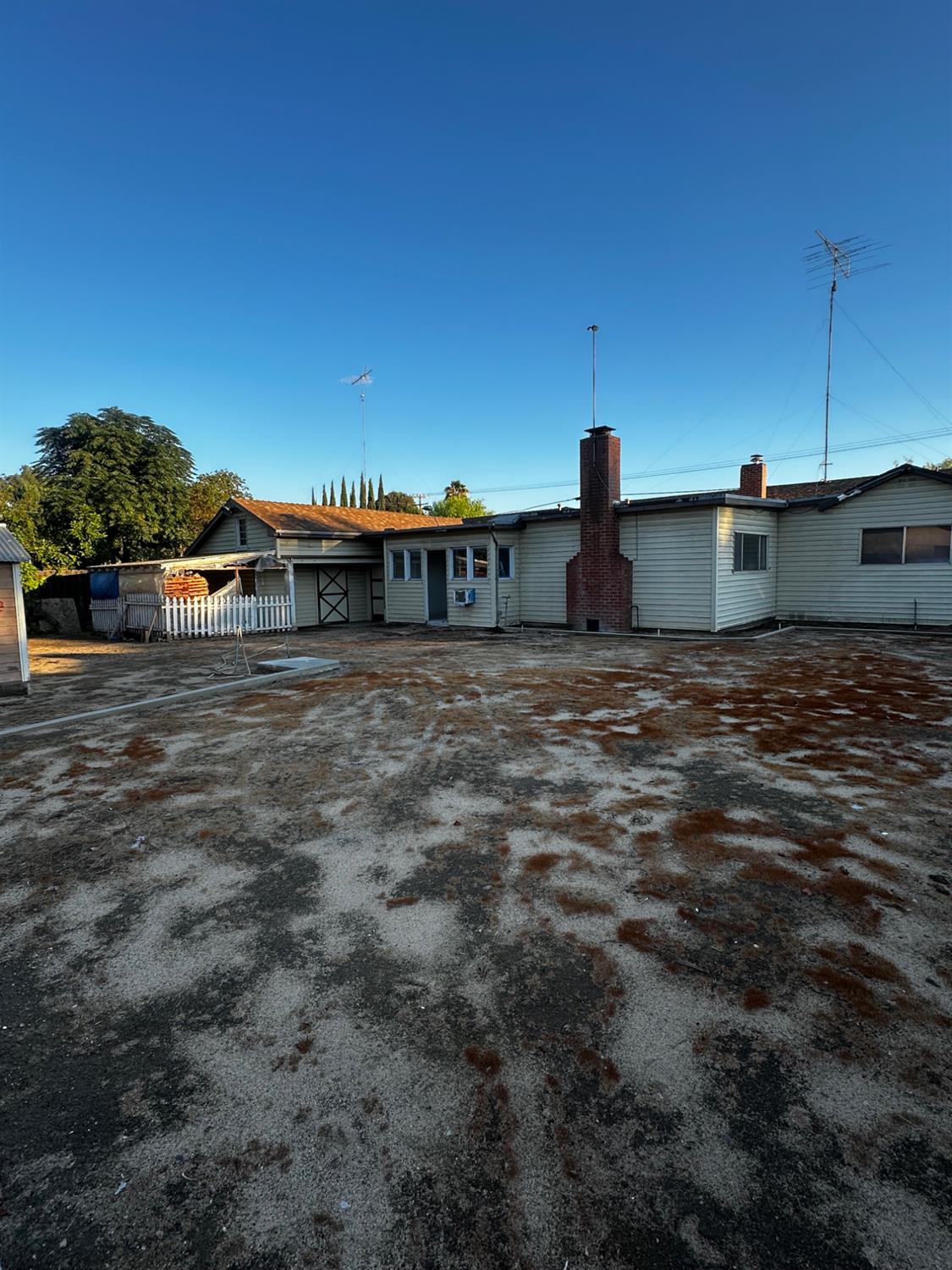 2213 River Rd, Modesto, CA 95351