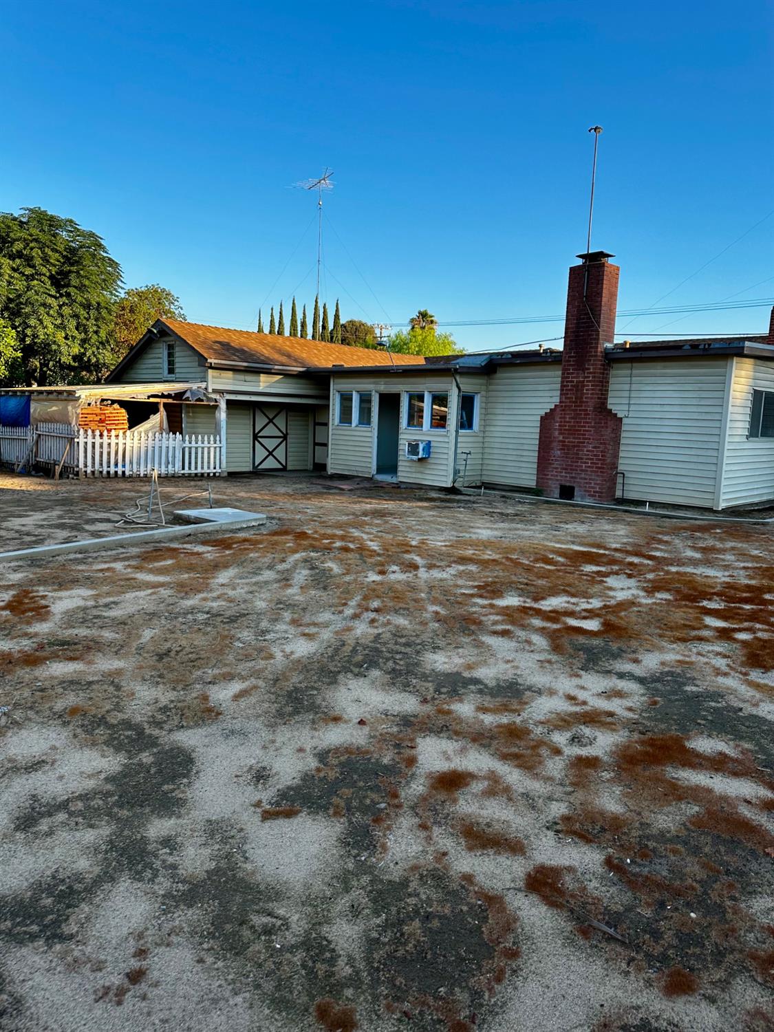 2213 River Rd, Modesto, CA 95351