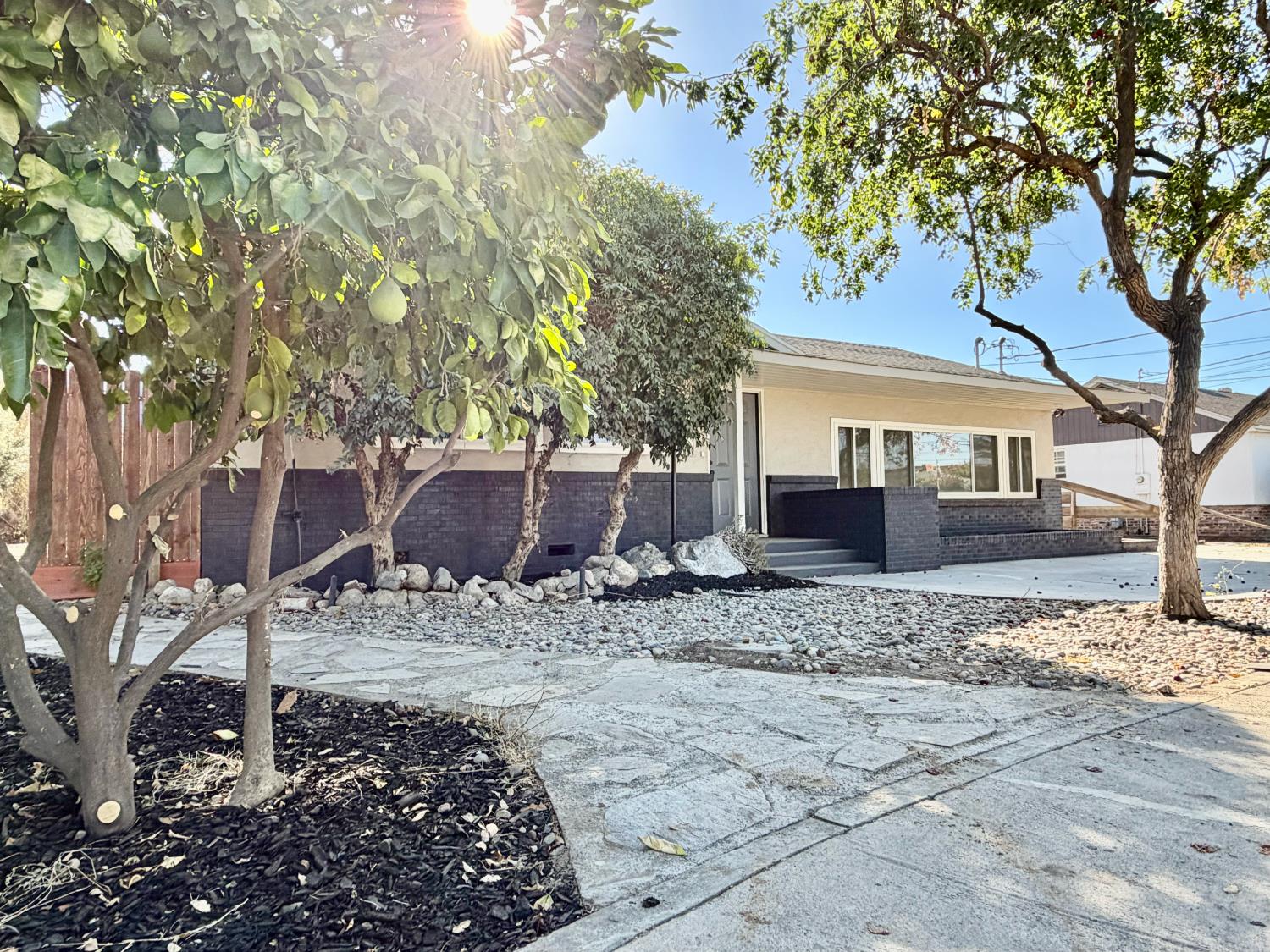 1322 N Central Ave, Modesto, CA 95351