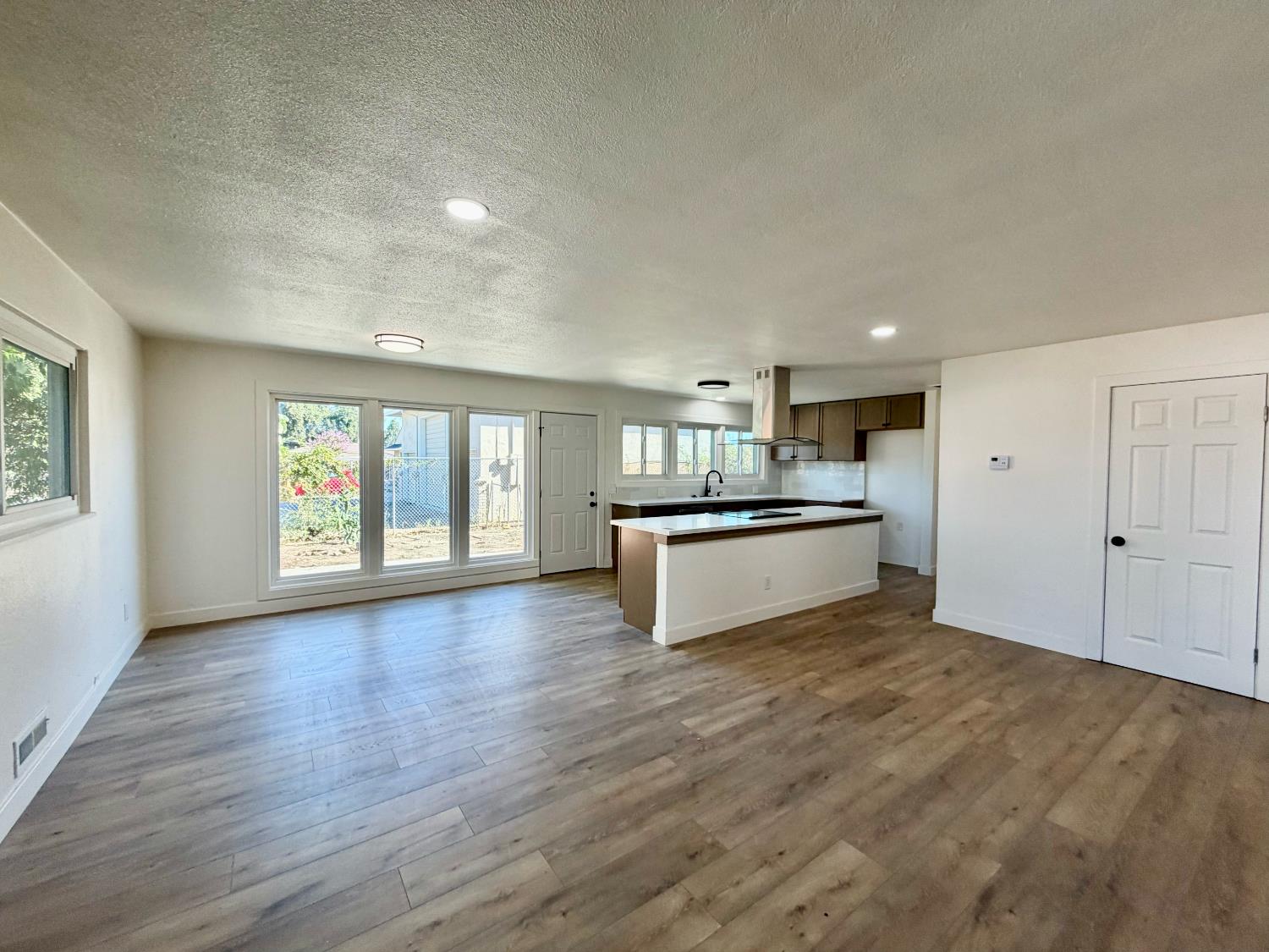 1322 N Central Ave, Modesto, CA 95351