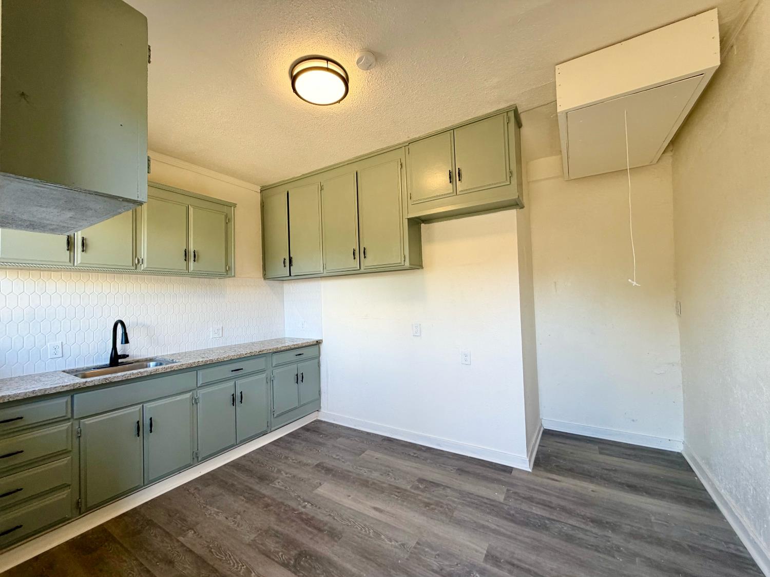 1322 N Central Ave, Modesto, CA 95351