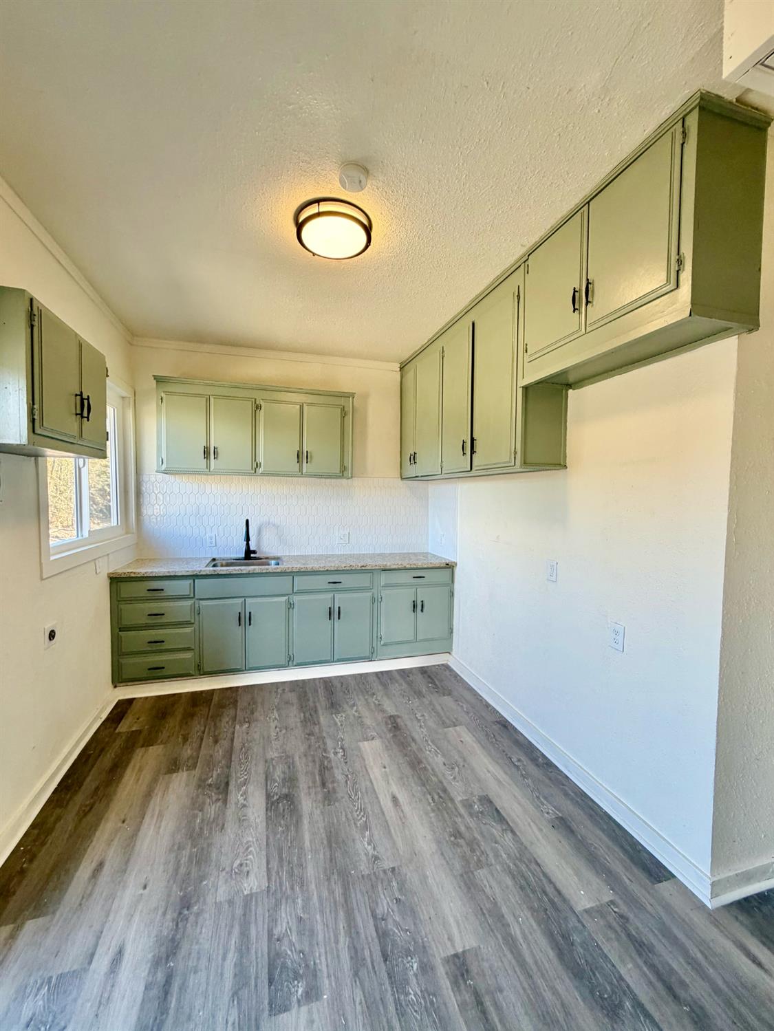 1322 N Central Ave, Modesto, CA 95351