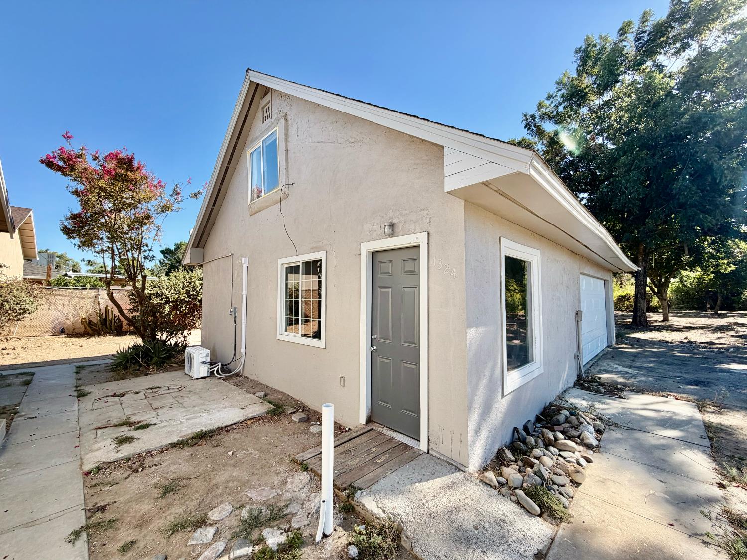 1322 N Central Ave, Modesto, CA 95351