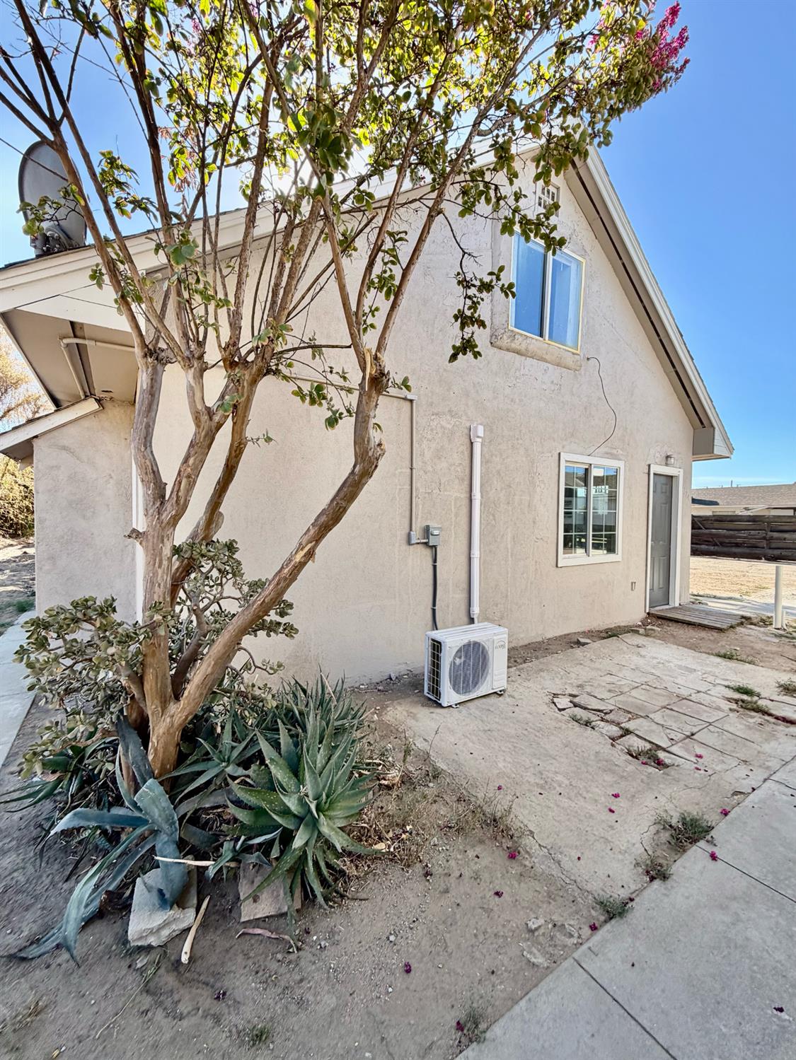 1322 N Central Ave, Modesto, CA 95351
