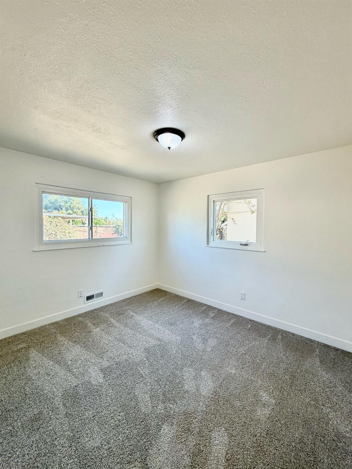 1322 N Central Ave, Modesto, CA 95351