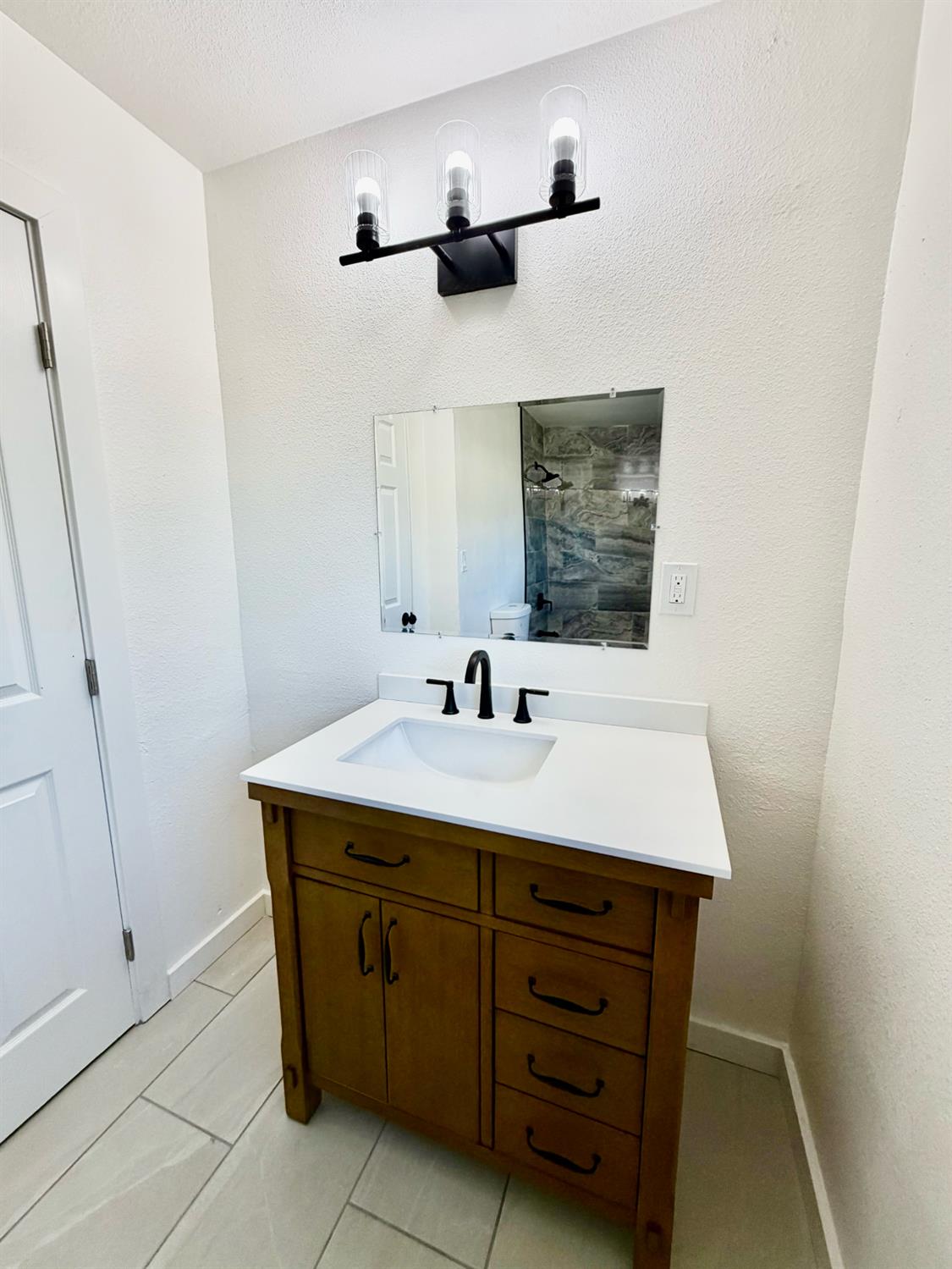 1322 N Central Ave, Modesto, CA 95351