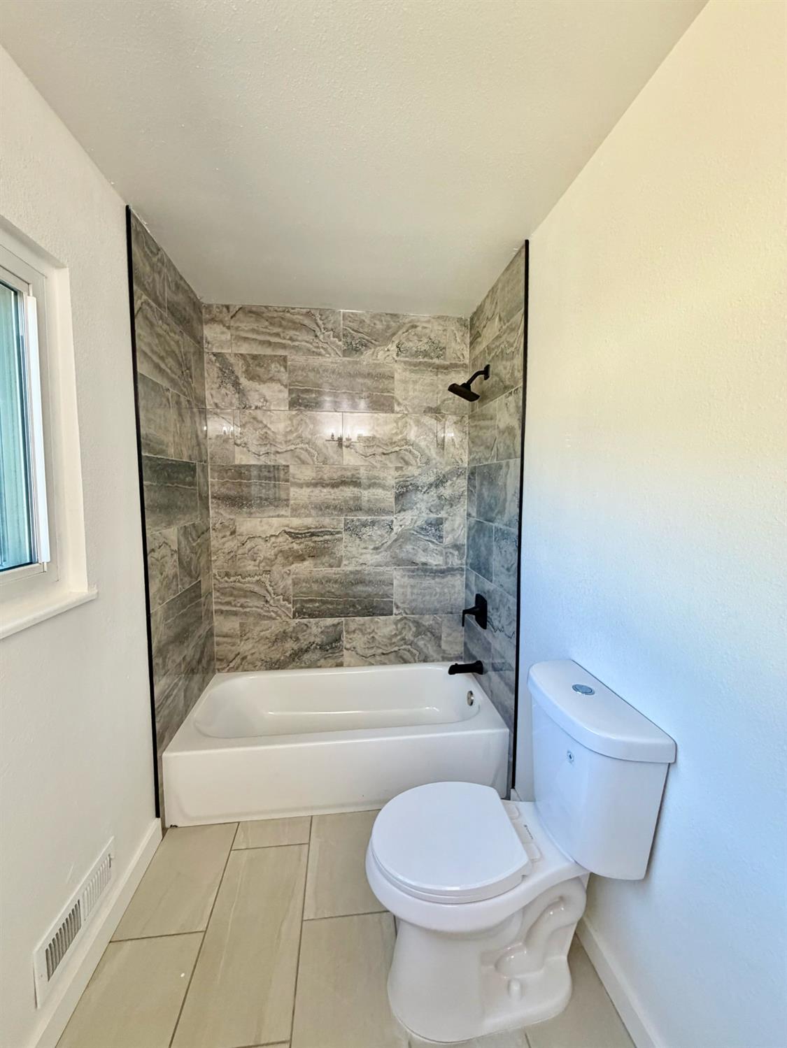 1322 N Central Ave, Modesto, CA 95351