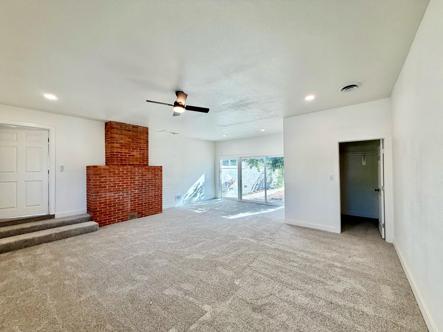 1322 N Central Ave, Modesto, CA 95351