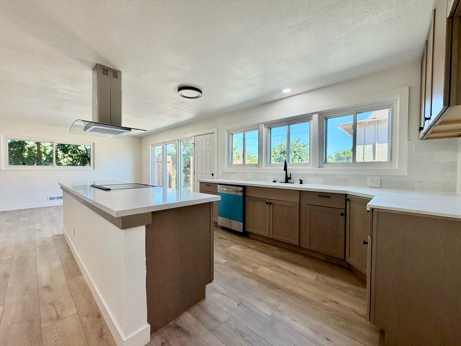1322 N Central Ave, Modesto, CA 95351