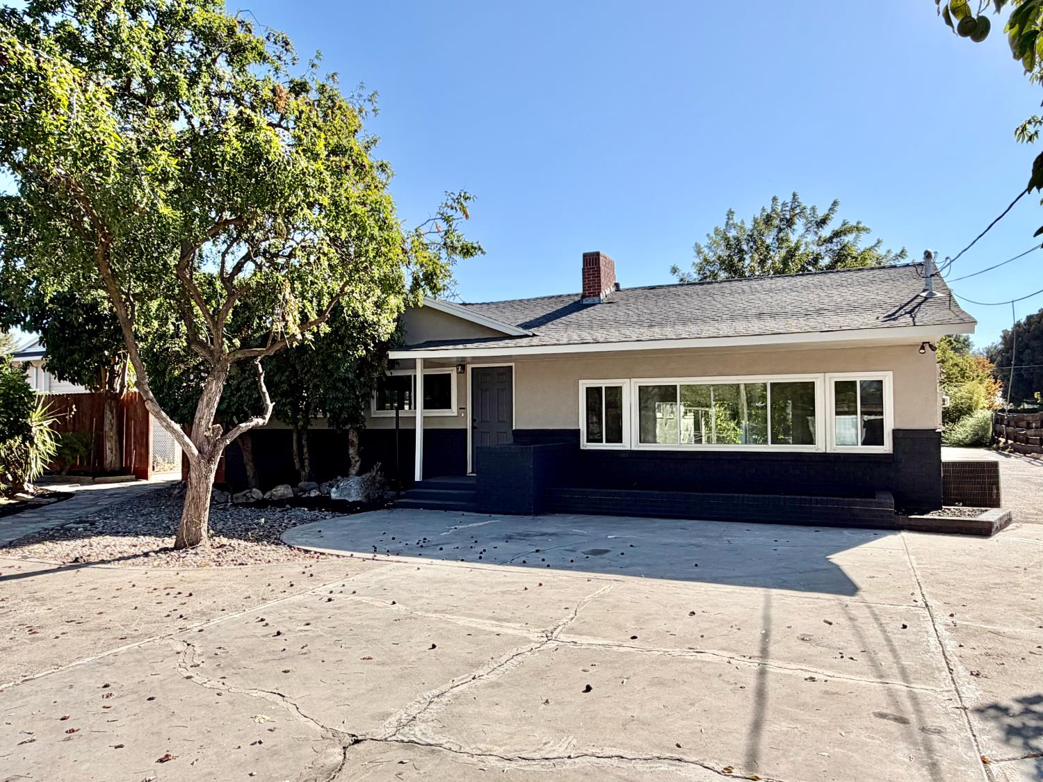 1322 N Central Ave, Modesto, CA 95351
