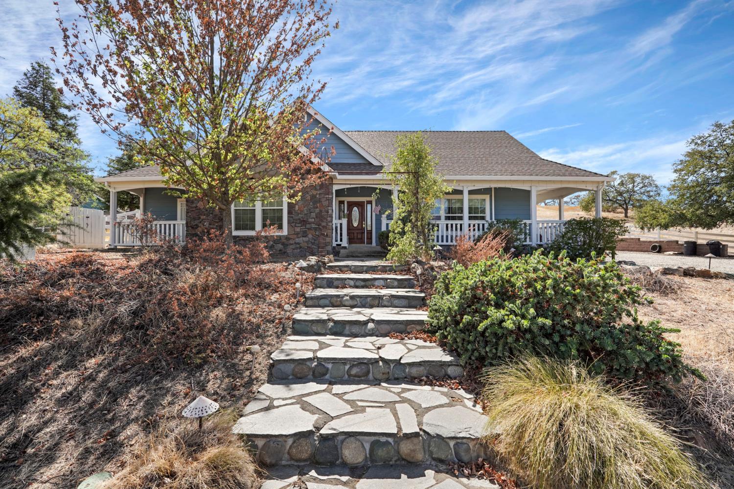 3040 Pepito Dr, La Grange, CA 95329