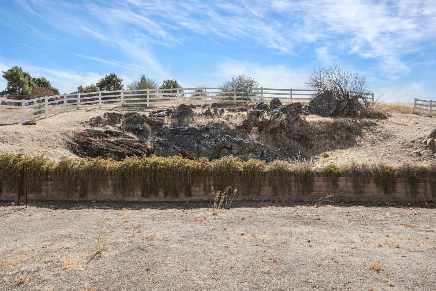 3040 Pepito Dr, La Grange, CA 95329