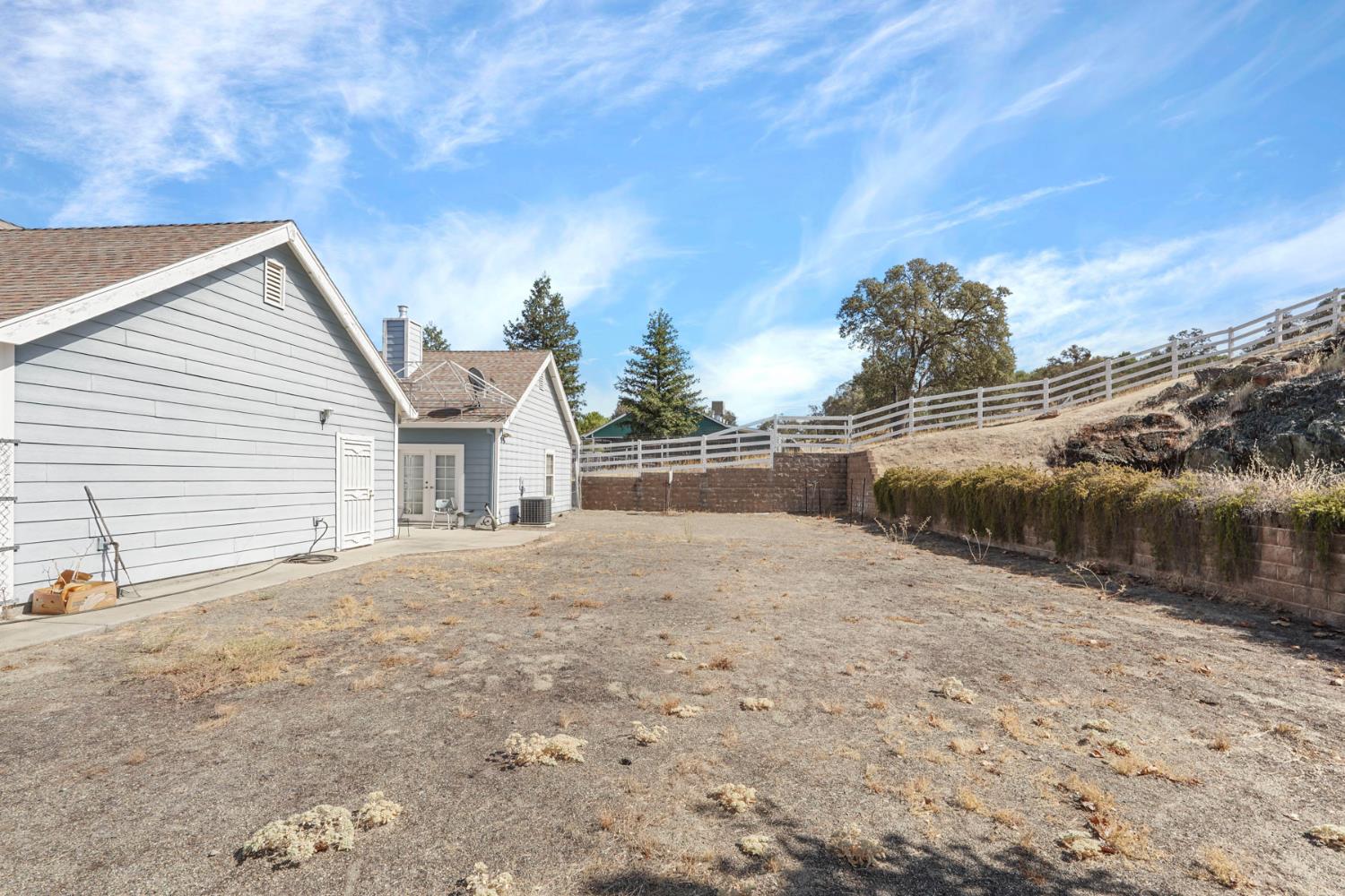 3040 Pepito Dr, La Grange, CA 95329