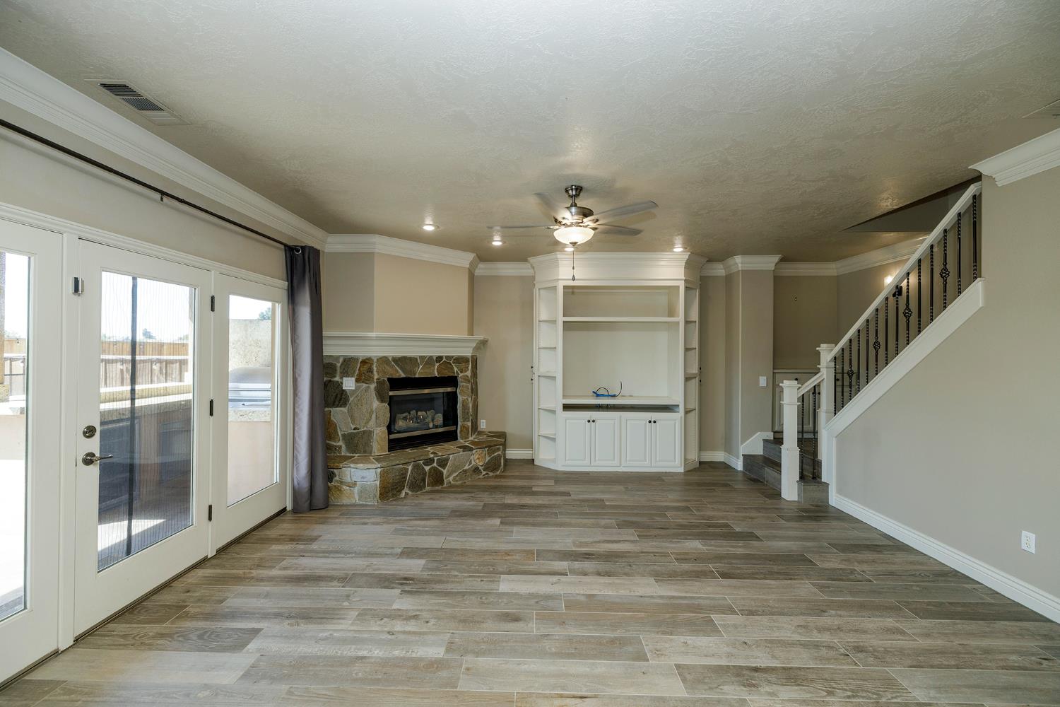 2505 Nathaniel Ct, Escalon, CA 95320