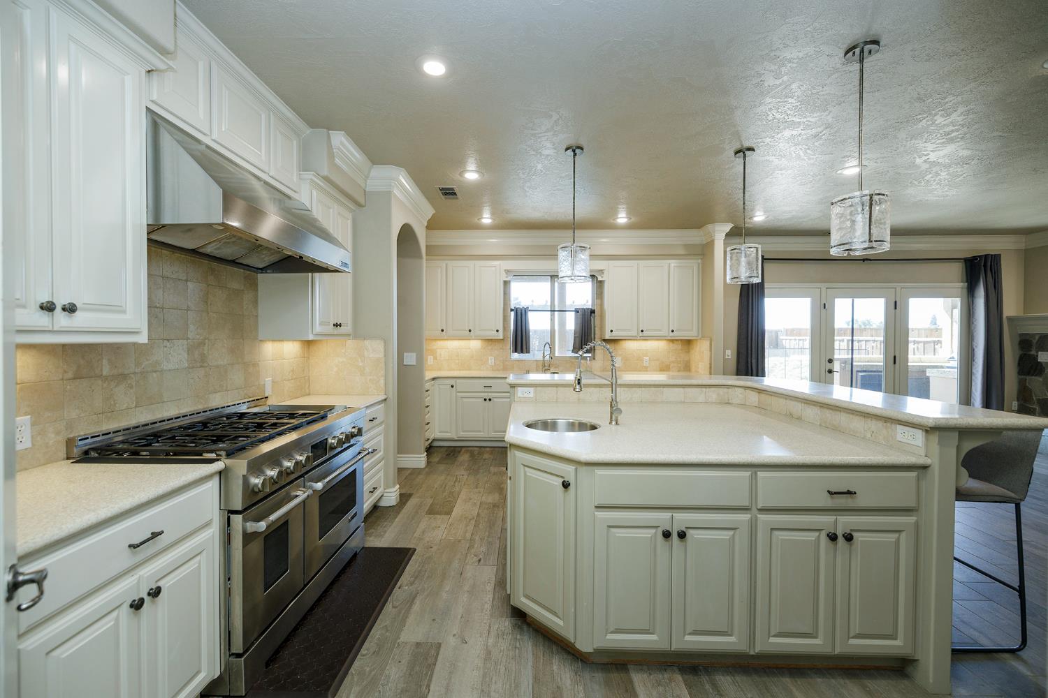 2505 Nathaniel Ct, Escalon, CA 95320