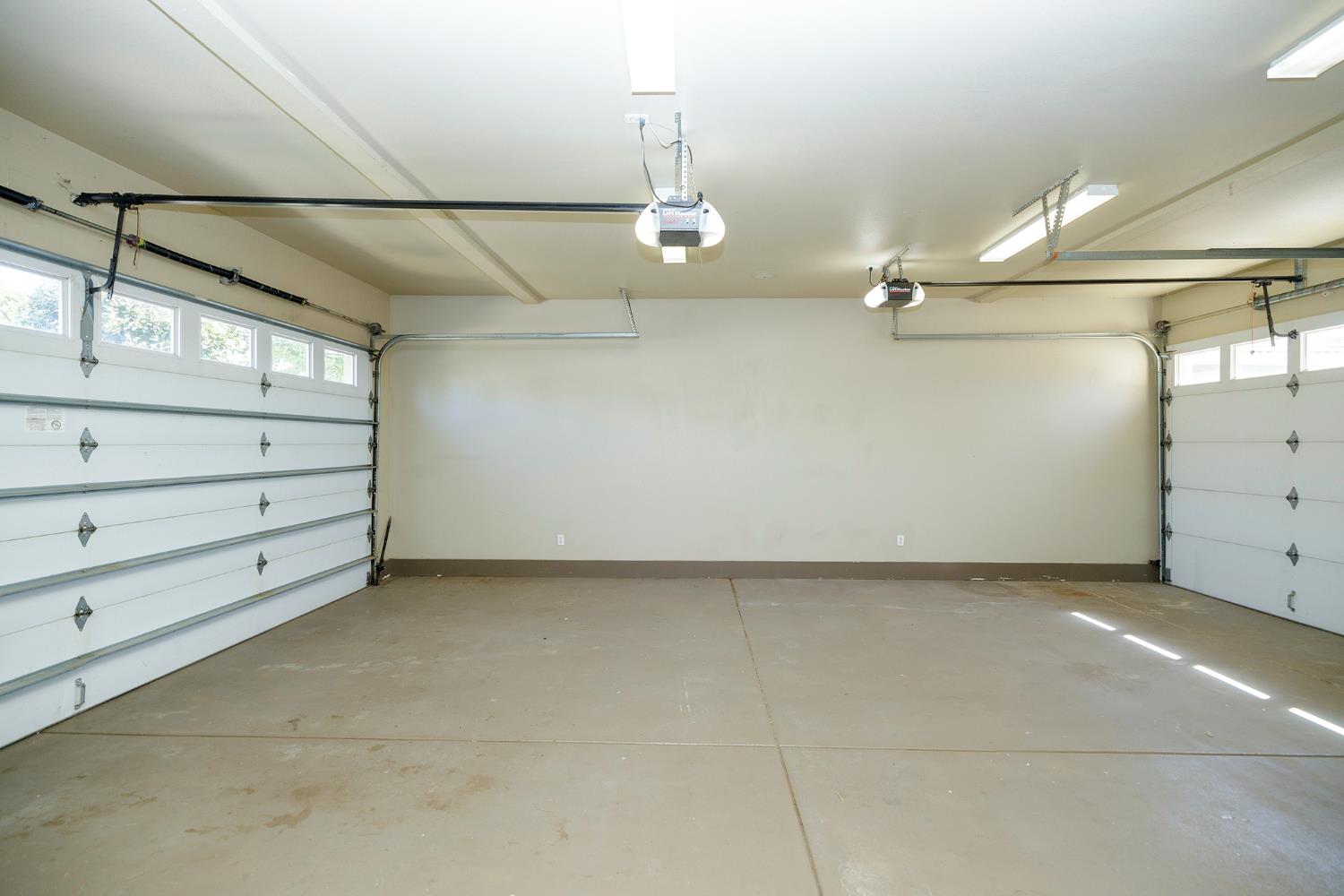 2505 Nathaniel Ct, Escalon, CA 95320