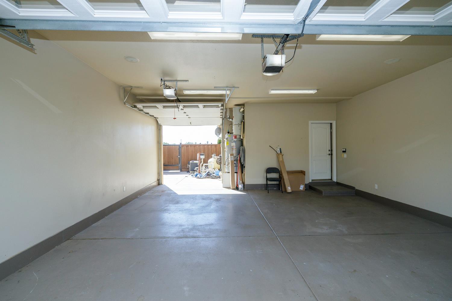 2505 Nathaniel Ct, Escalon, CA 95320