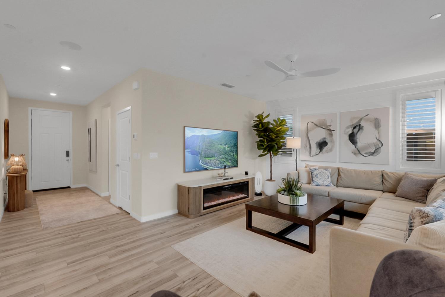 4723 Ariel St, Keyes, CA 95328