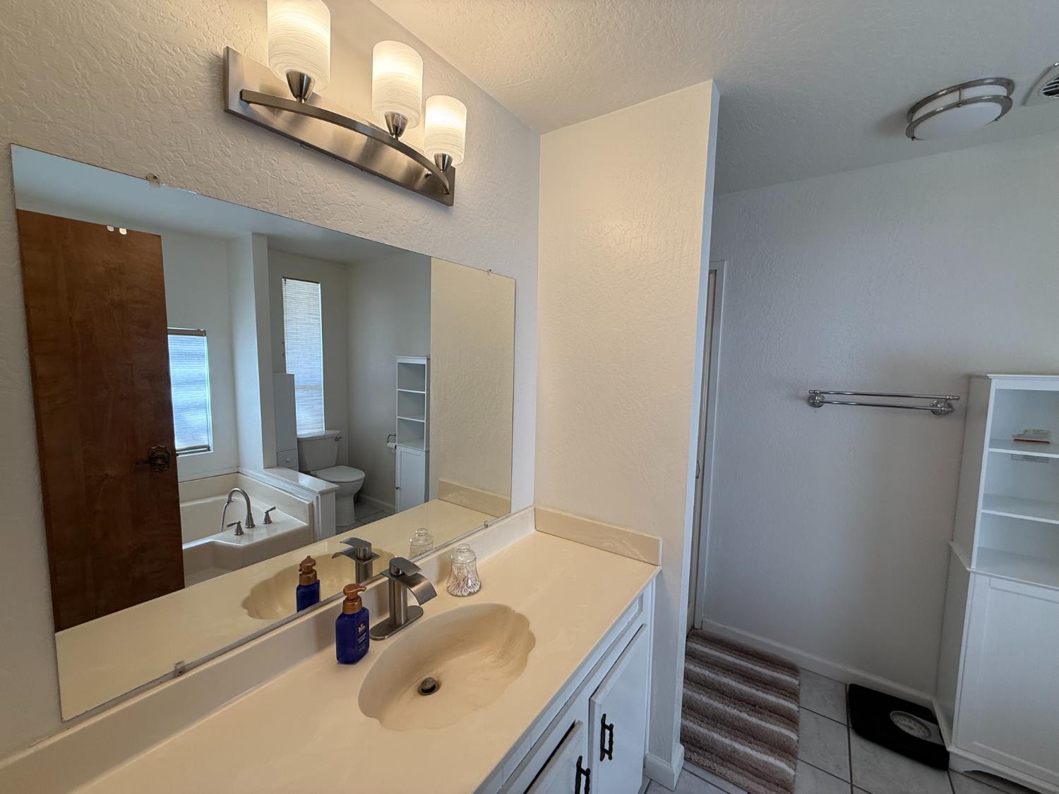 19960 American Ave, Hilmar, CA 95324