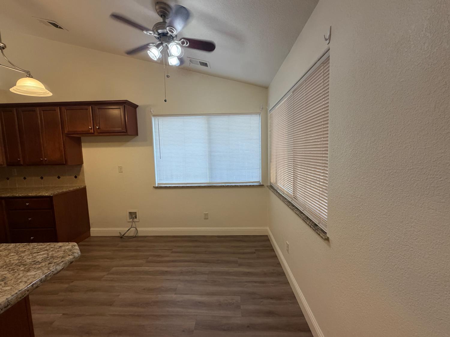 523 Chesterfield Dr, Patterson, CA 95363