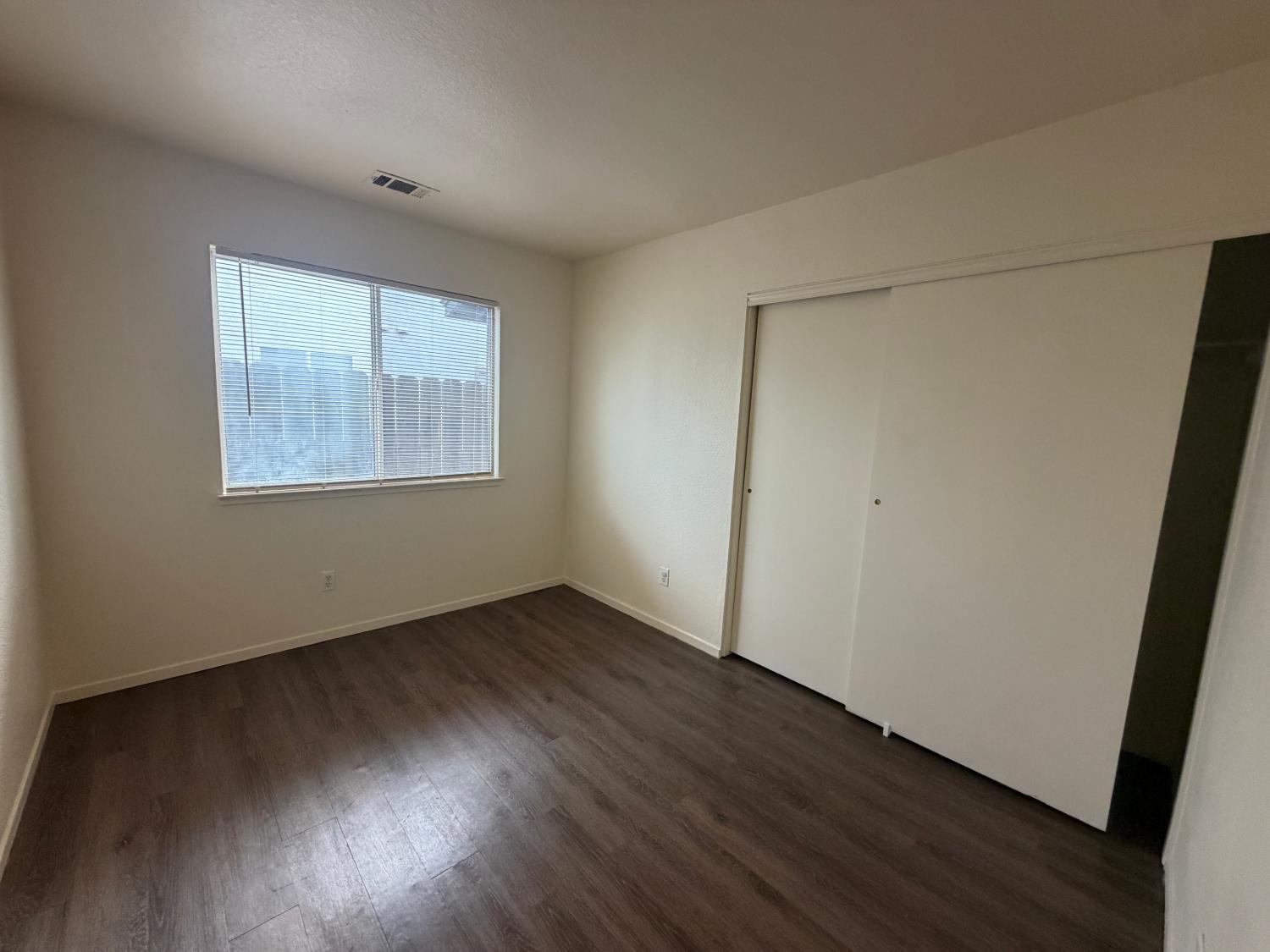 523 Chesterfield Dr, Patterson, CA 95363