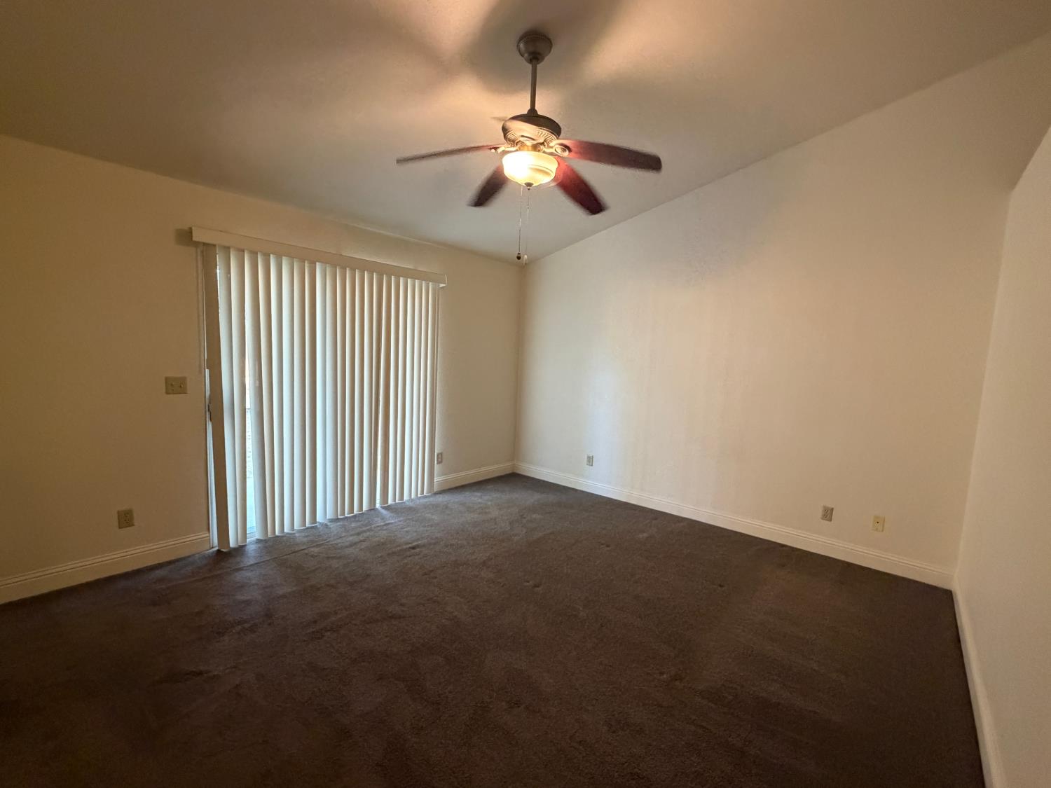 523 Chesterfield Dr, Patterson, CA 95363
