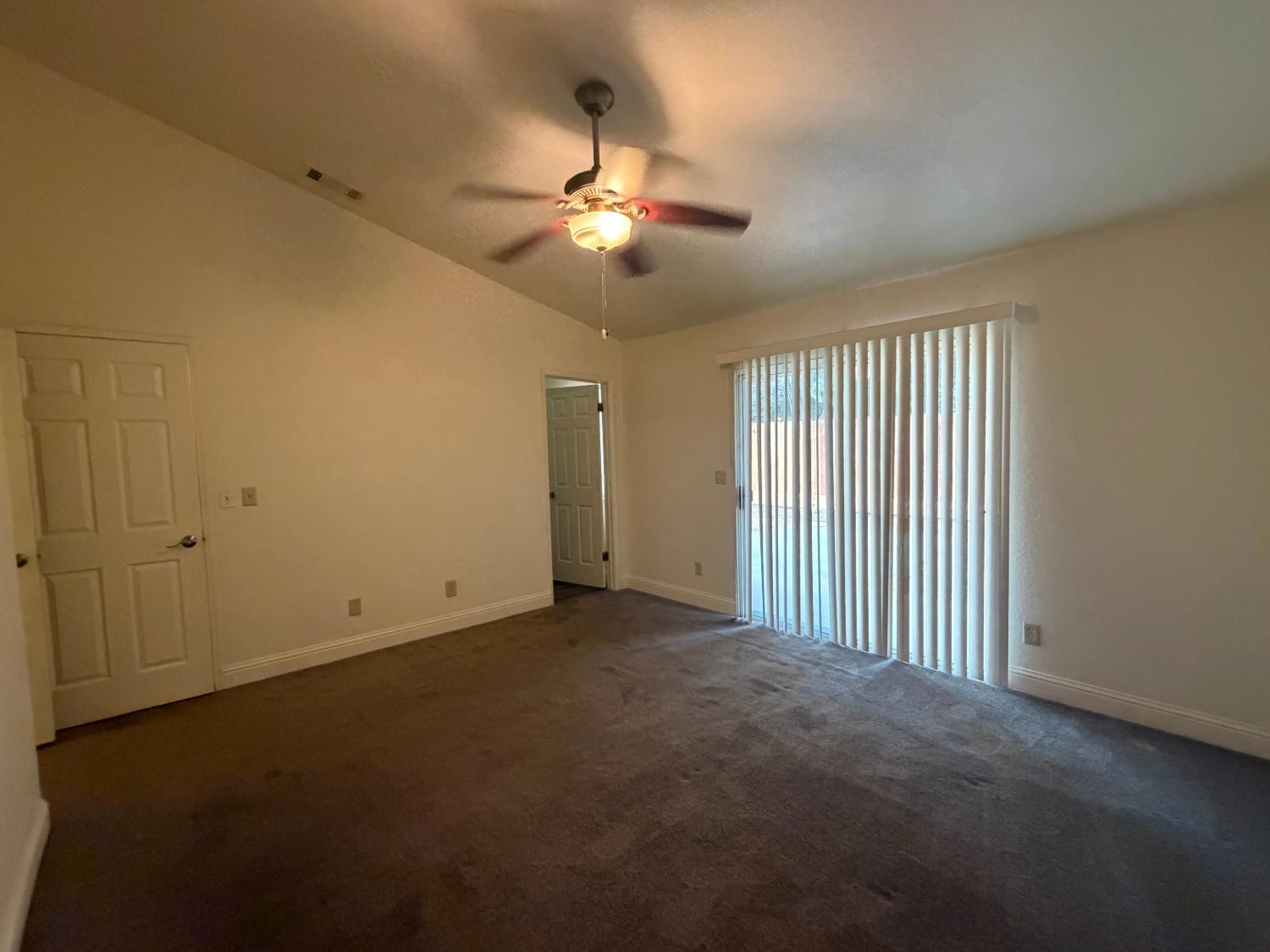 523 Chesterfield Dr, Patterson, CA 95363