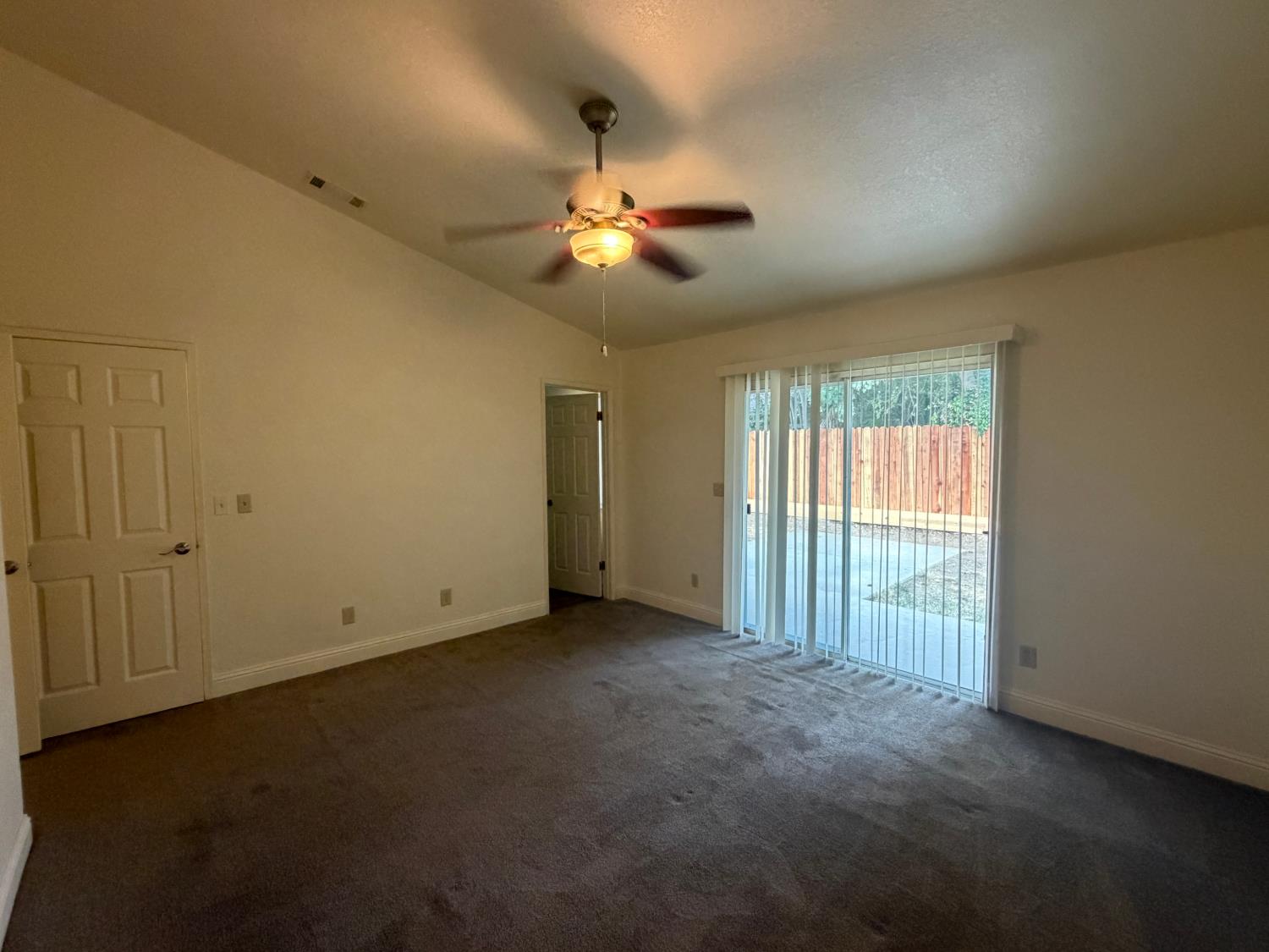 523 Chesterfield Dr, Patterson, CA 95363