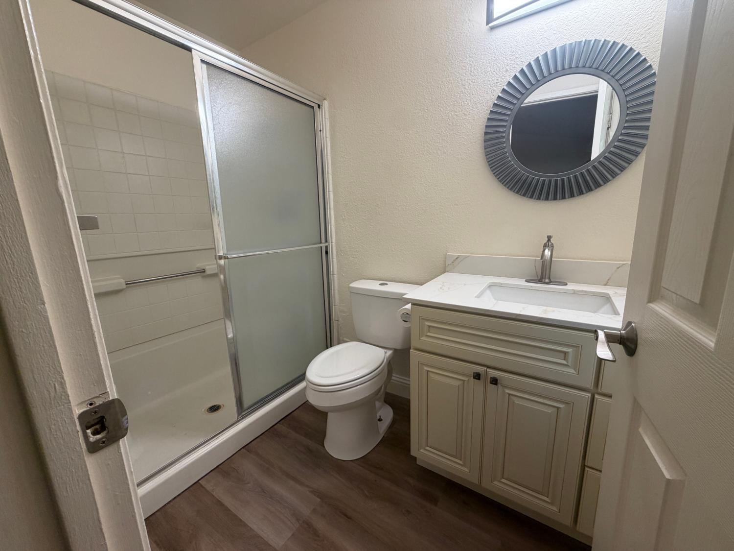 523 Chesterfield Dr, Patterson, CA 95363