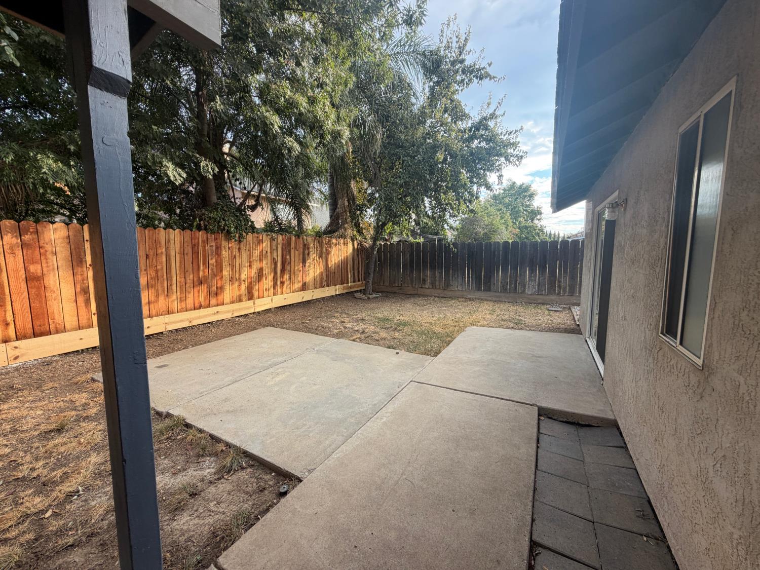 523 Chesterfield Dr, Patterson, CA 95363