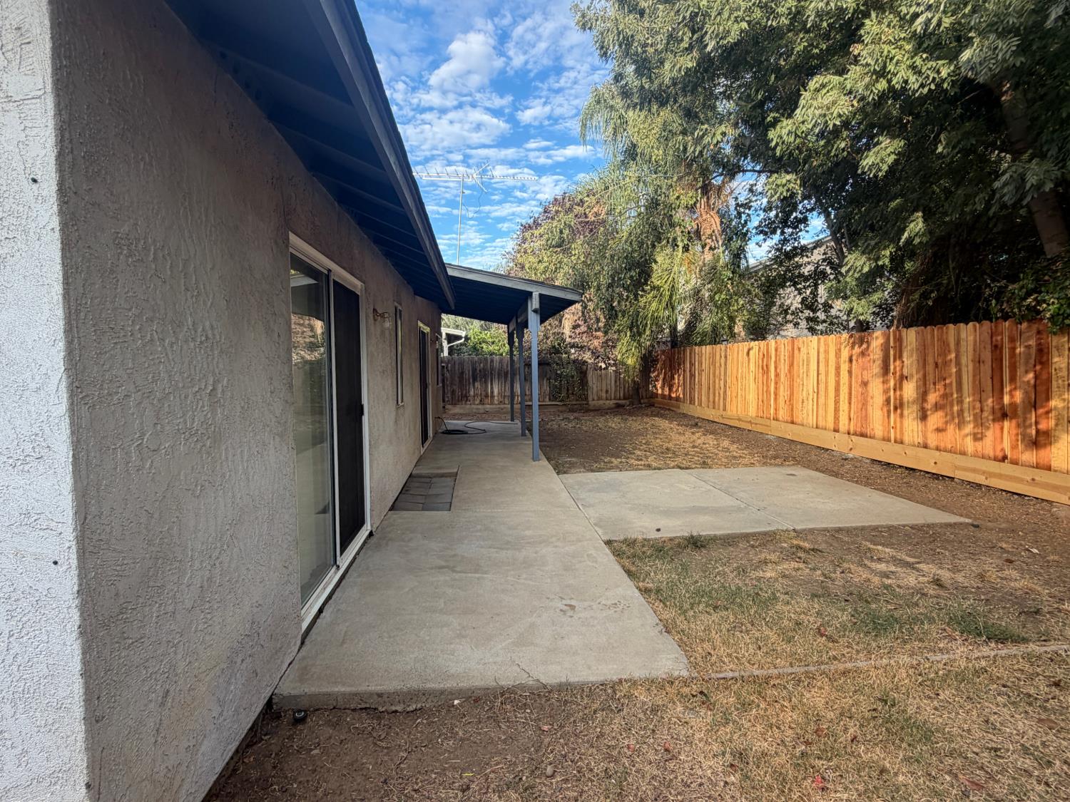523 Chesterfield Dr, Patterson, CA 95363