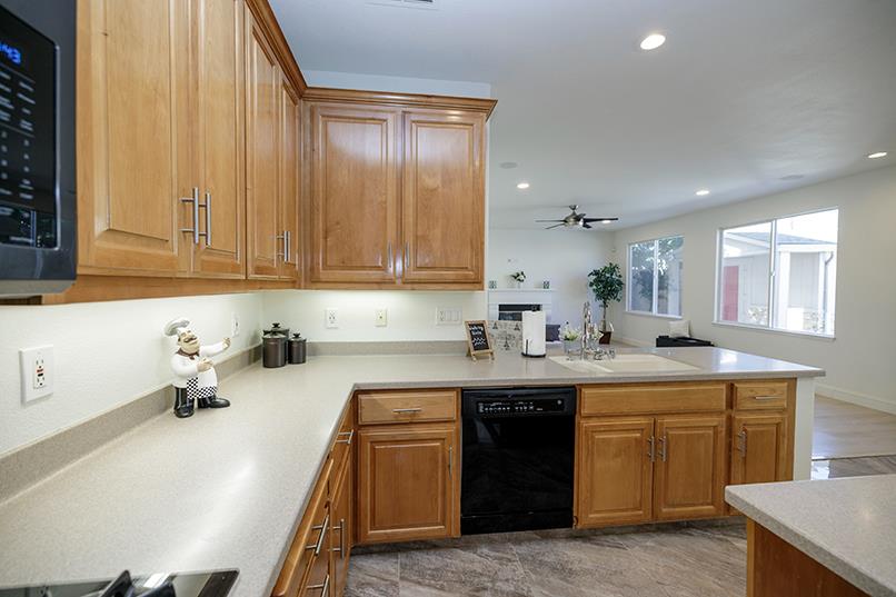 4021 Thornhill Way, Modesto, CA 95356